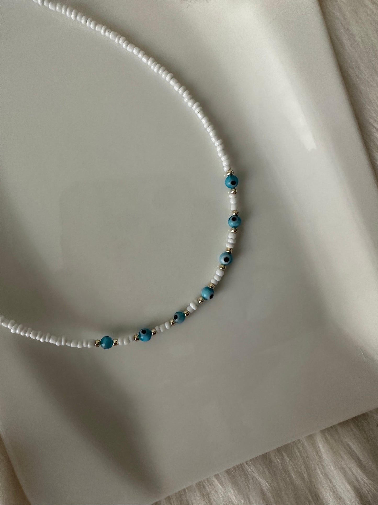 Perlenkette chocker weiß mit kleinen nazar Perlen - 10112