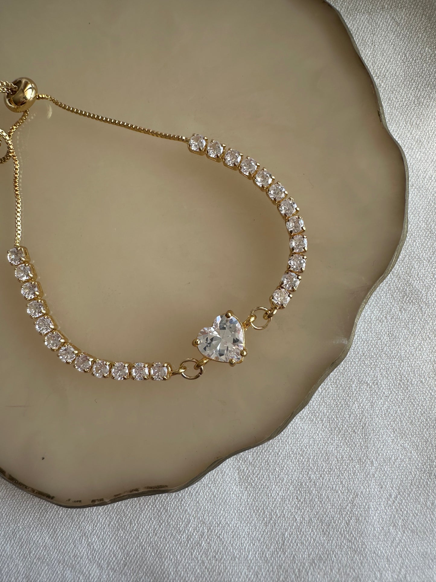 Goldenes Armband mit Goldenem Zirkonia Herz verstellbar