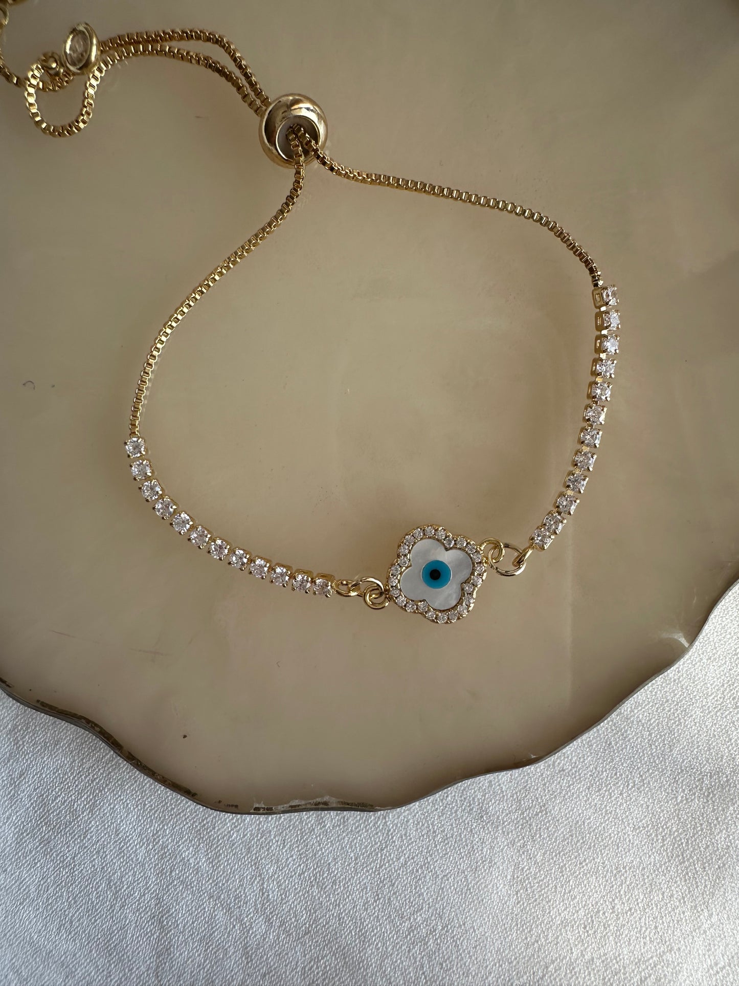 Goldenes Armband mit Goldenem Nazar Kleeblatt verstellbar
