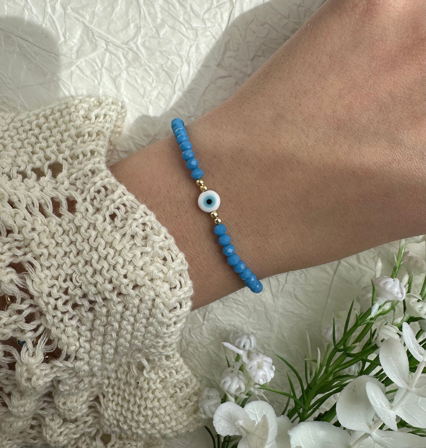 Perlenarmband mit Blauen Perlen und einer Nazar Perle - 10239