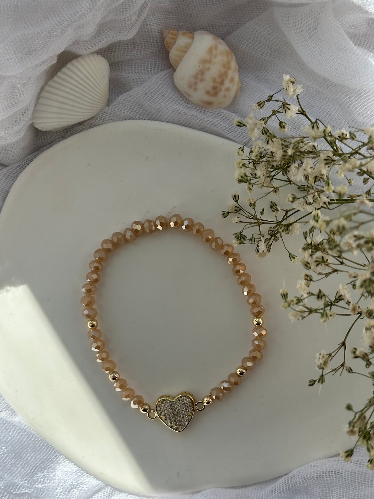 Perlenarmband mit Goldenen Kristallperlen und Goldenen Perlen + Herz Anhänger - 10842