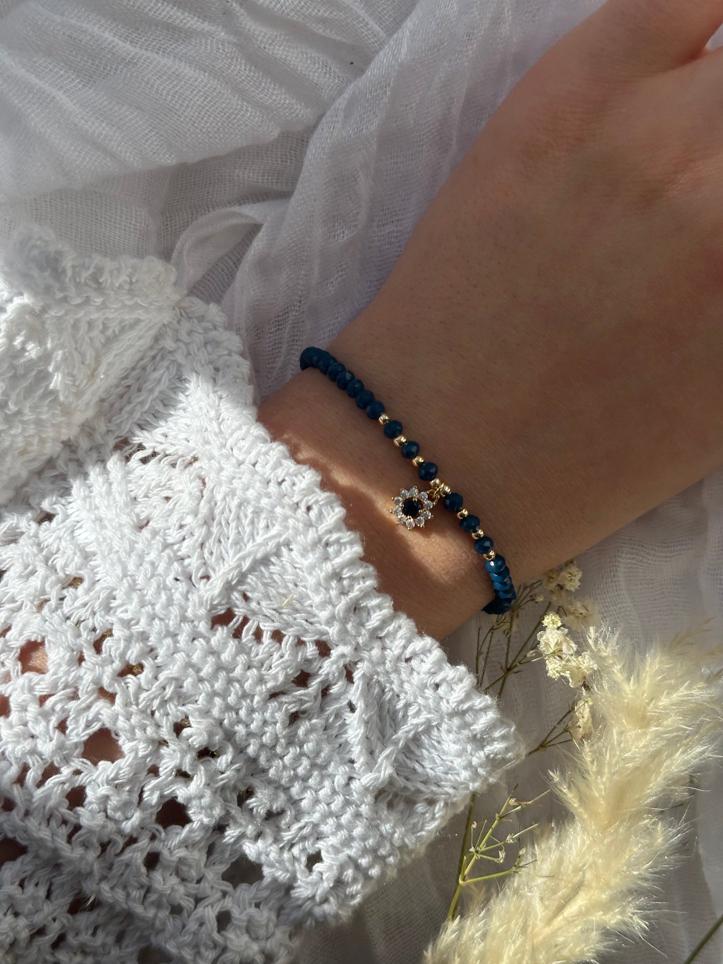 Perlenarmband mit Dunkelblauen Kristallperlen + Zirkonia Stein Anhänger - 10676