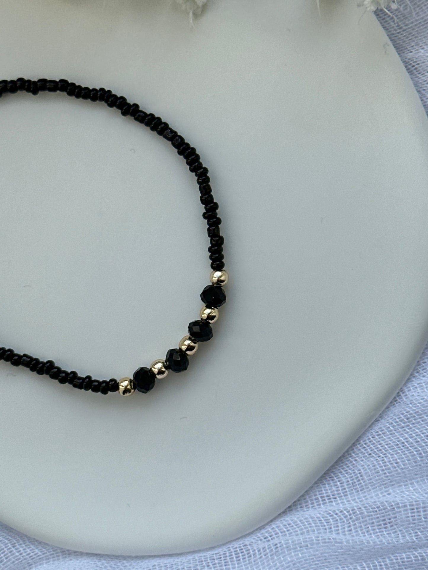 Perlenarmband mit Schwarzen Perlen und Schwarzen Kristallperlen - 10581
