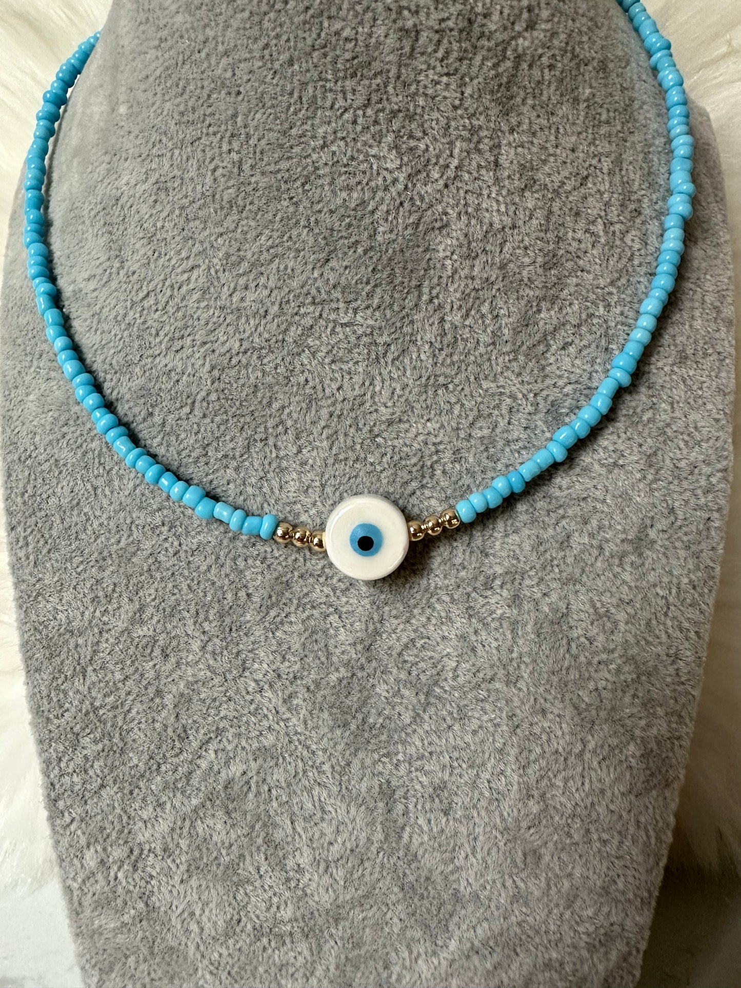 Perlenkette mit blauen Perlen und einer Nazar Perle - 10156