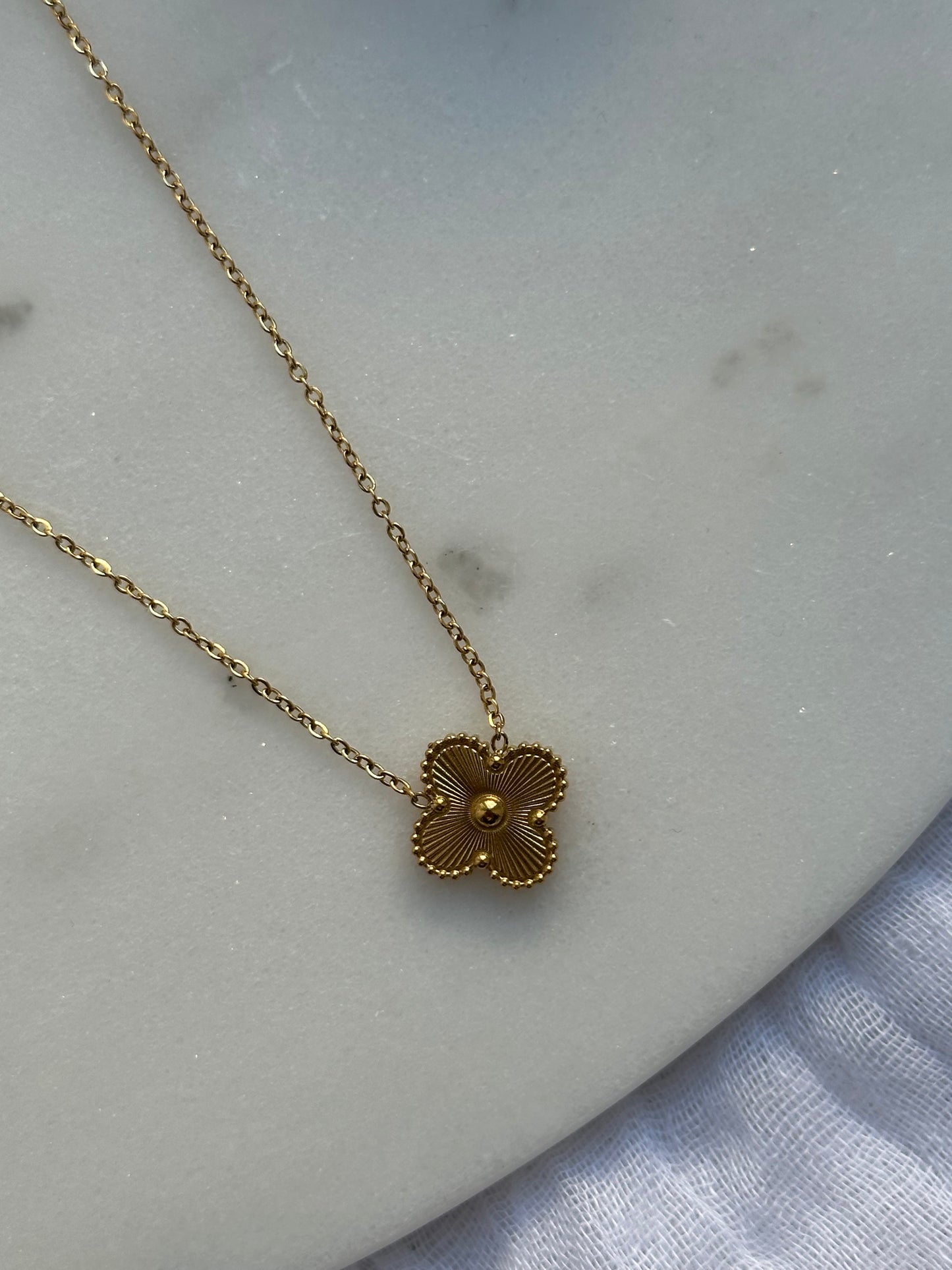 Goldene Clover Halskette - 10642