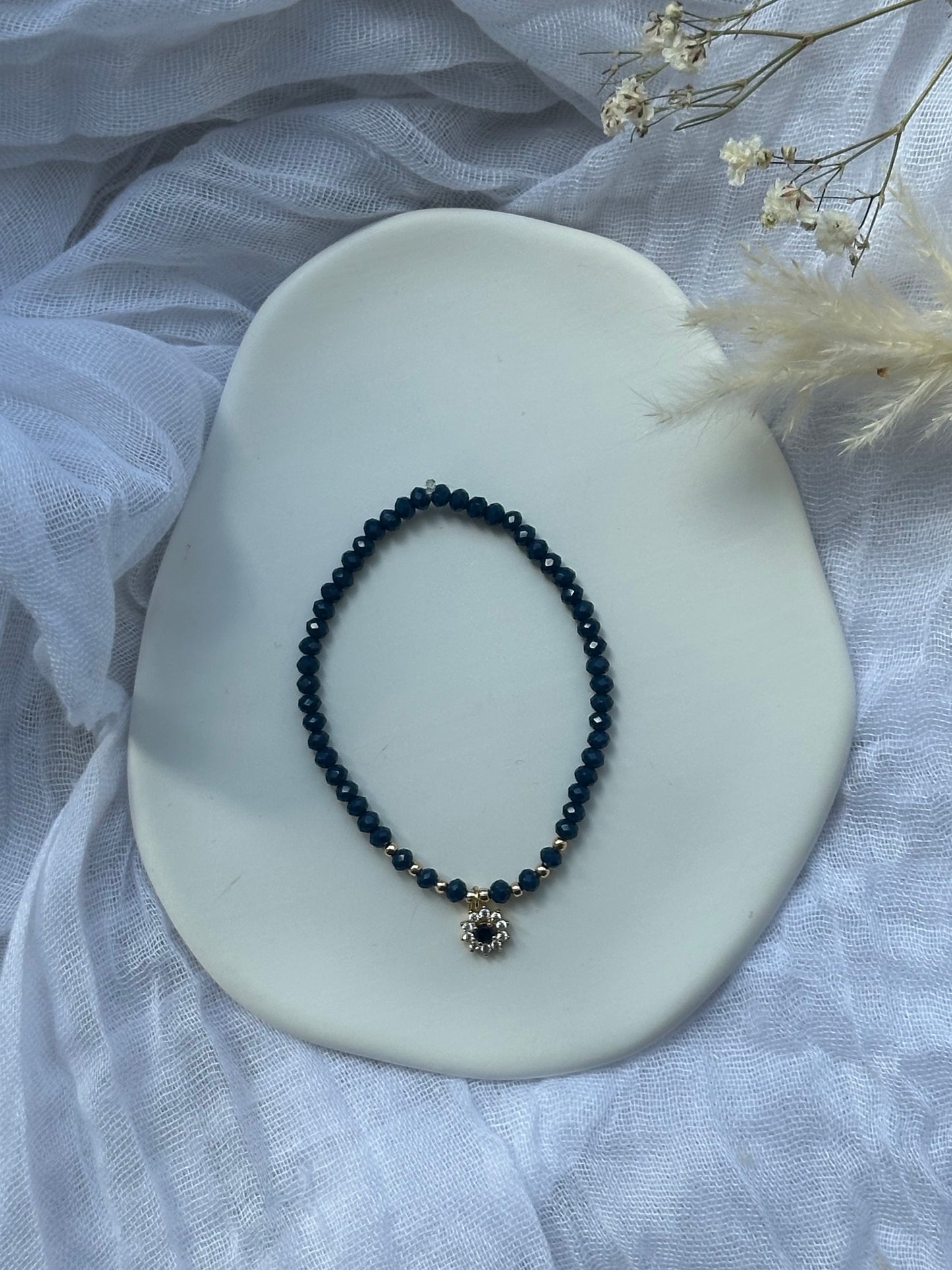 Perlenarmband mit Dunkelblauen Kristallperlen + Zirkonia Stein Anhänger - 10676