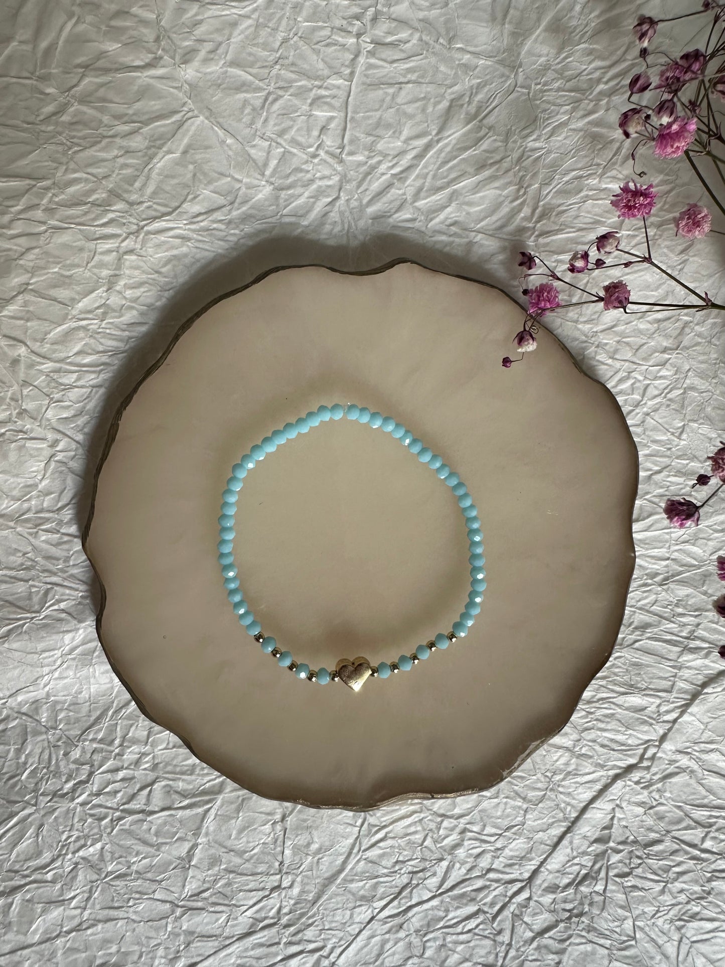Perlenarmband mit Hellblauen Kristallperlen und Goldenen Herz Anhänger - 10244