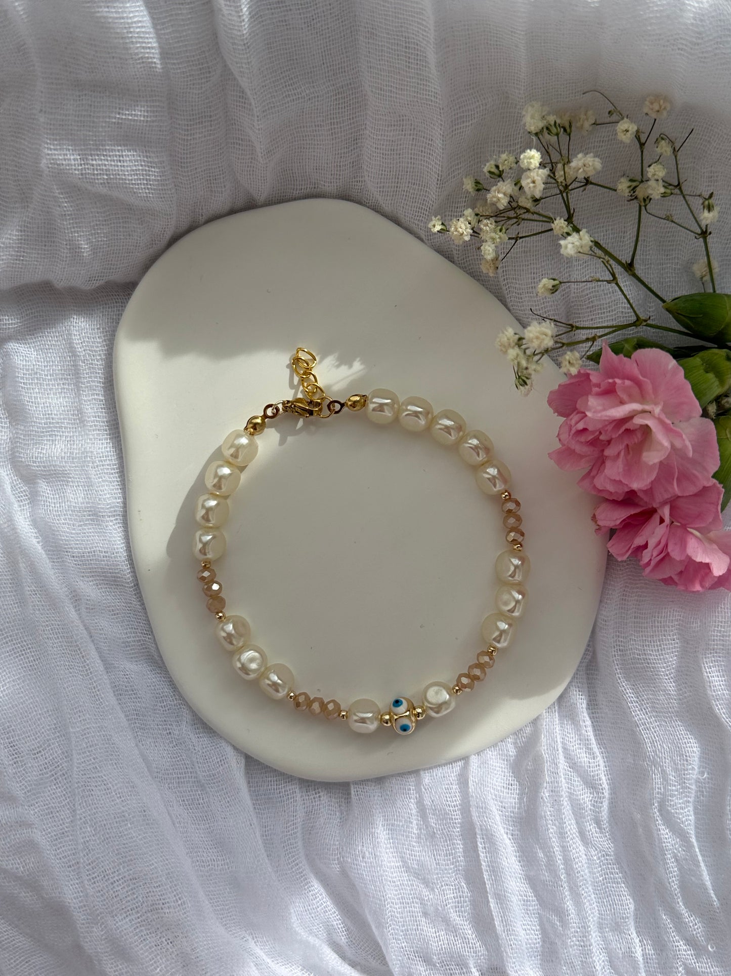 Fußkette mit Weißen Perlen und Goldenen Kristallperlen + Nazar Anhänger - 10595