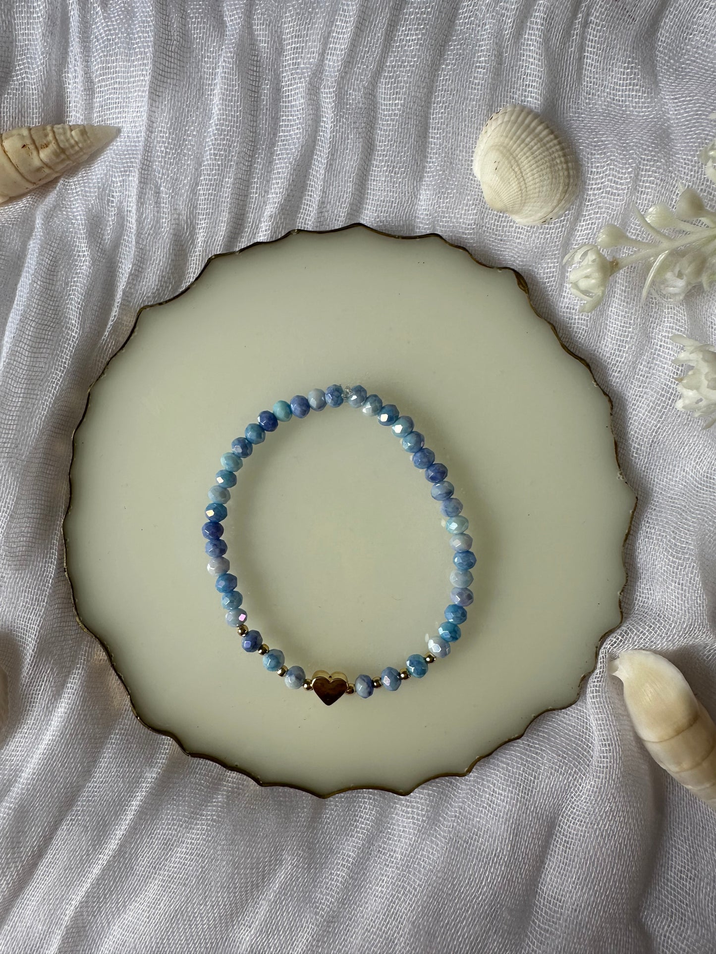 Perlenarmband mit Blauen Kristallperlen und Herz Anhänger - 10424