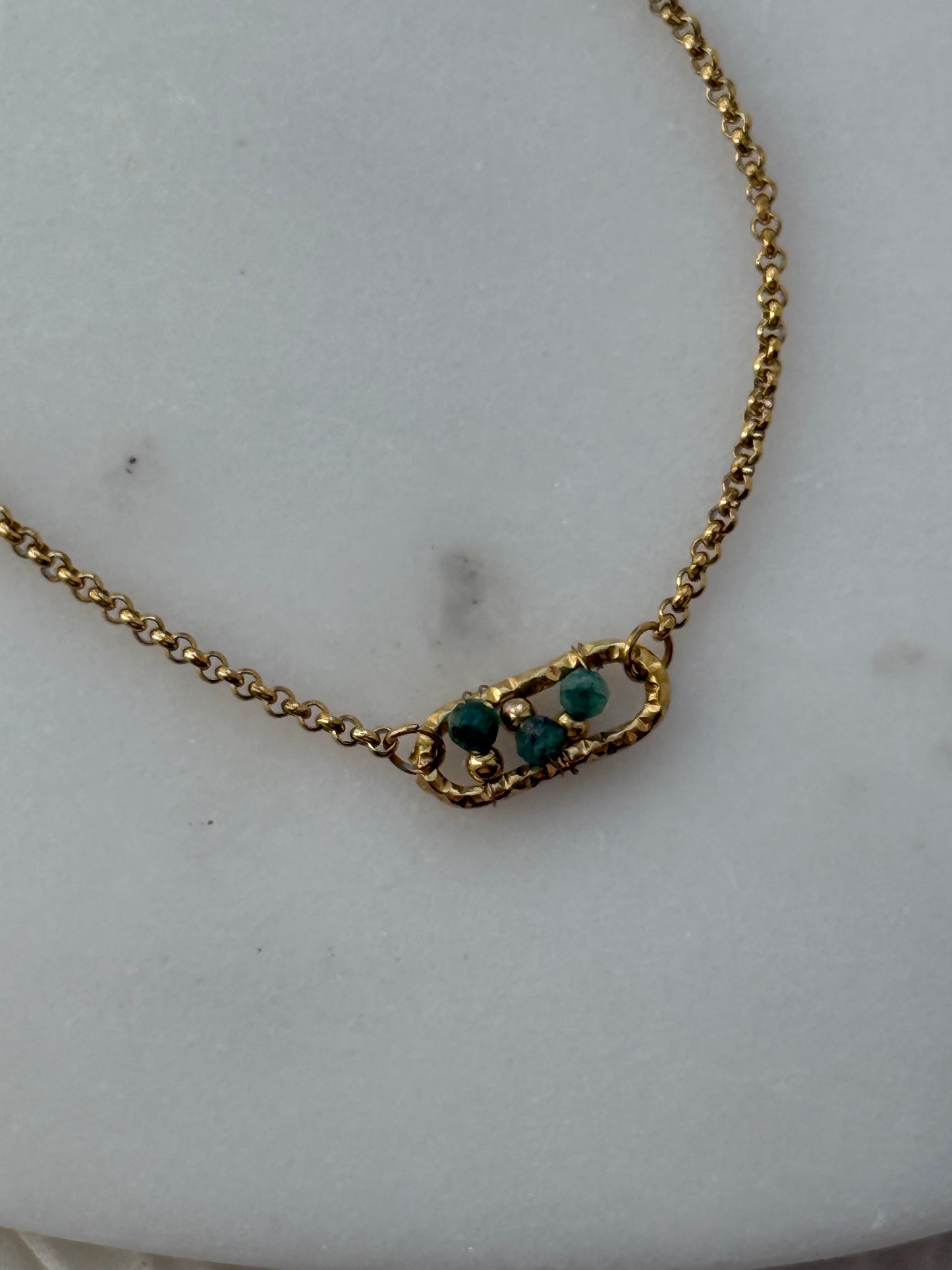 Goldenes Charms Edelstahl Armband Grün - 11102