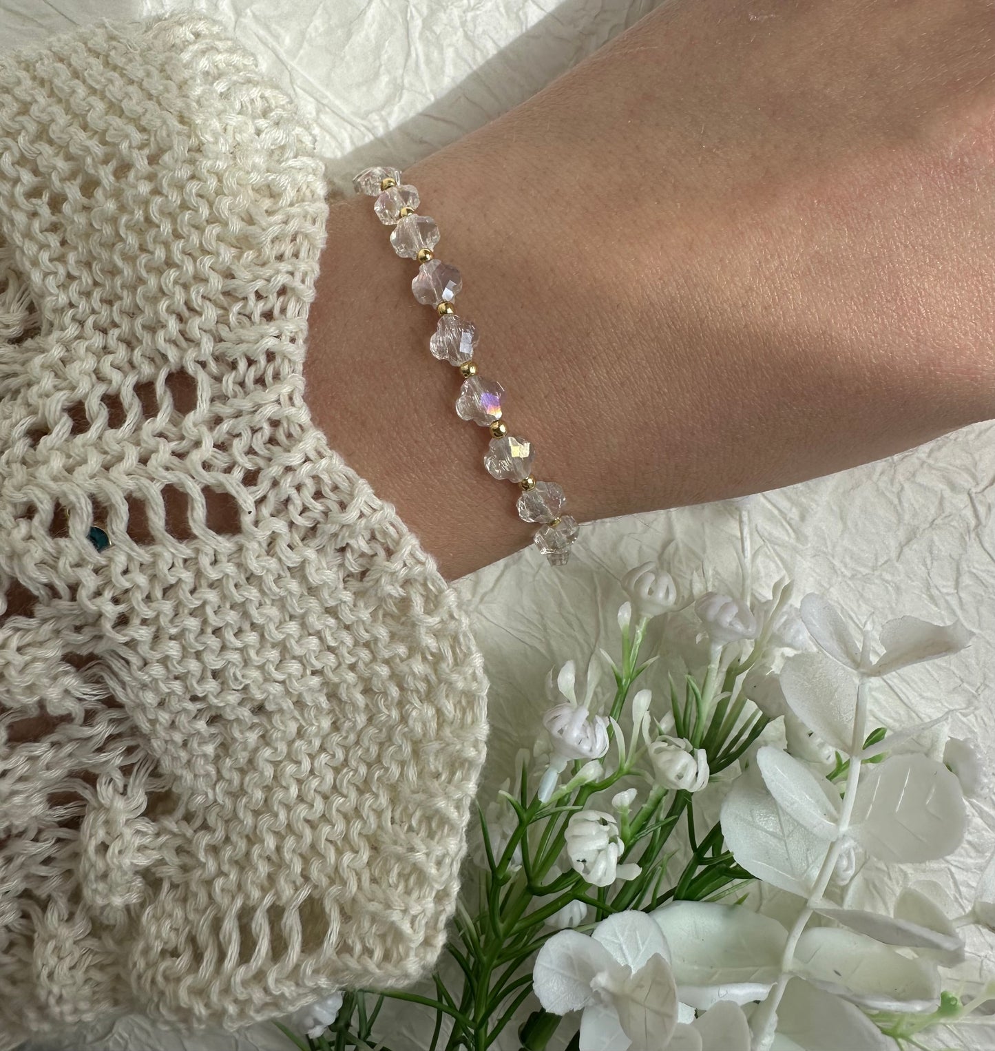 Perlenarmband mit Goldenen Perlen und Kleeblatt Perlen - 10454