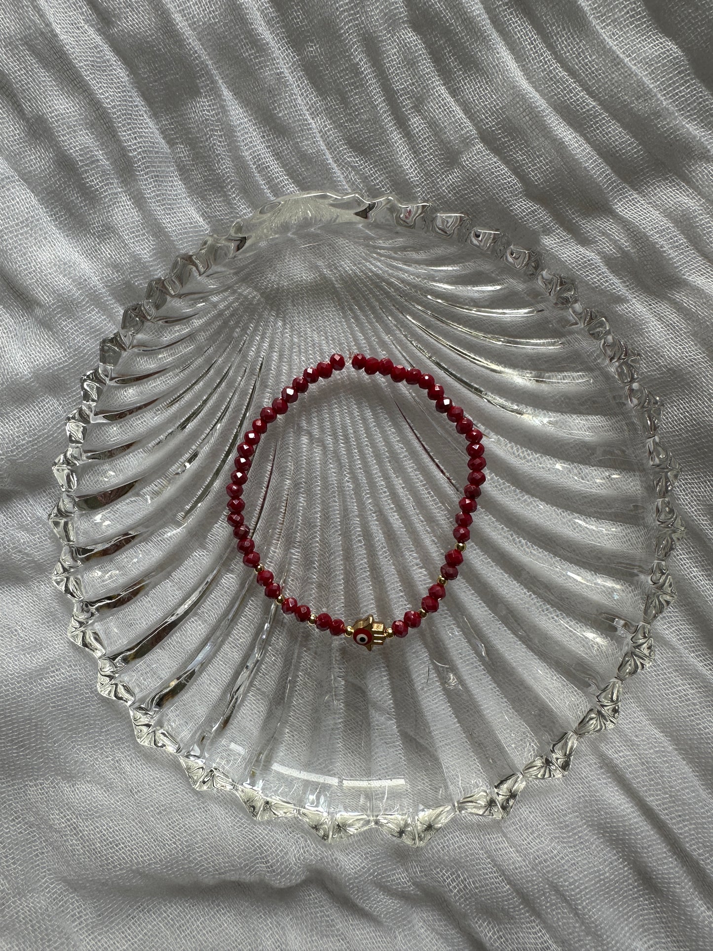 Rotes Perlenarmband mit Fatima’s Hand Anhänger - 10271