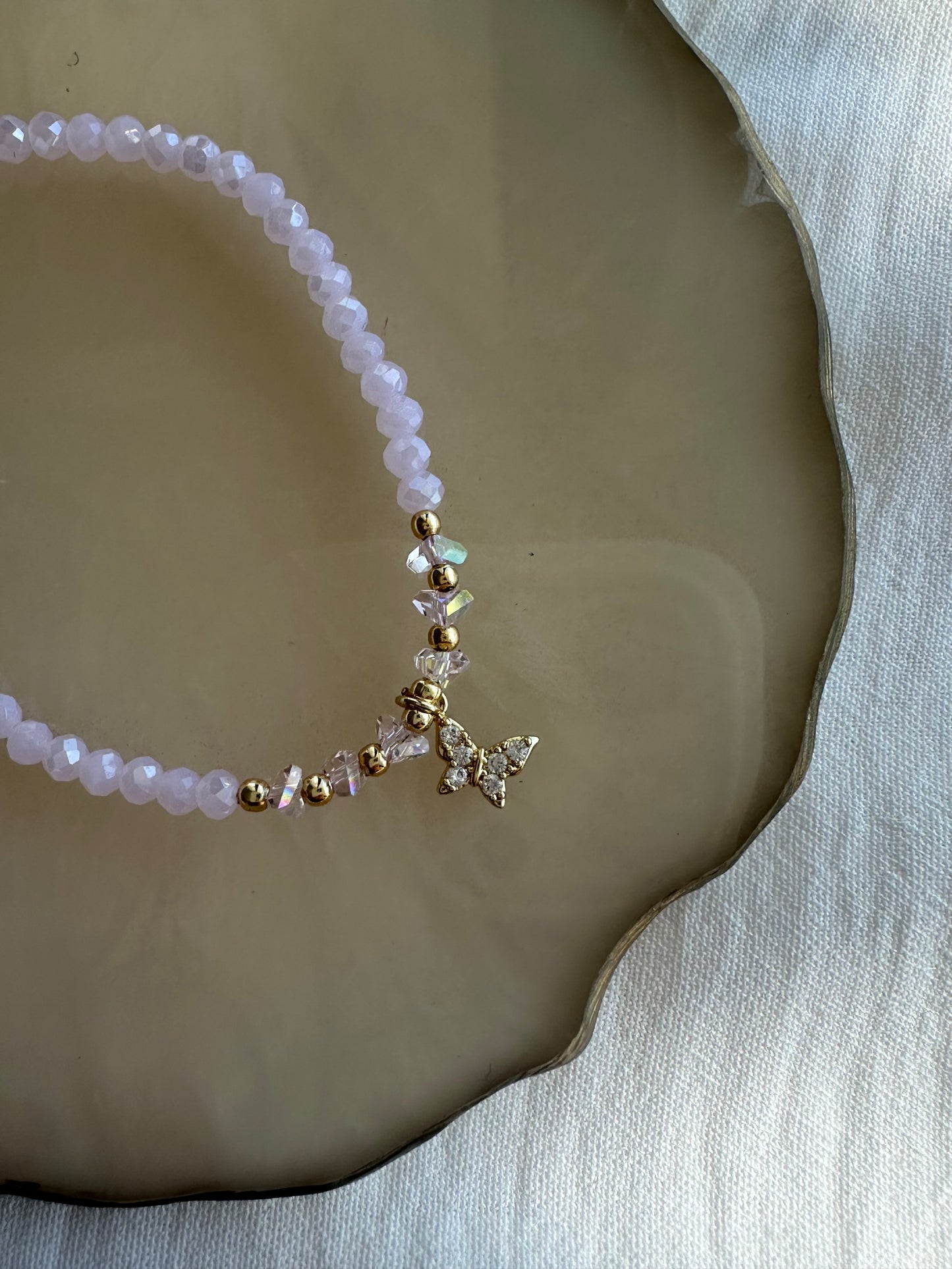 Perlenarmband mit Rosa Kristallperlen + Schmetterling Anhänger - 10402