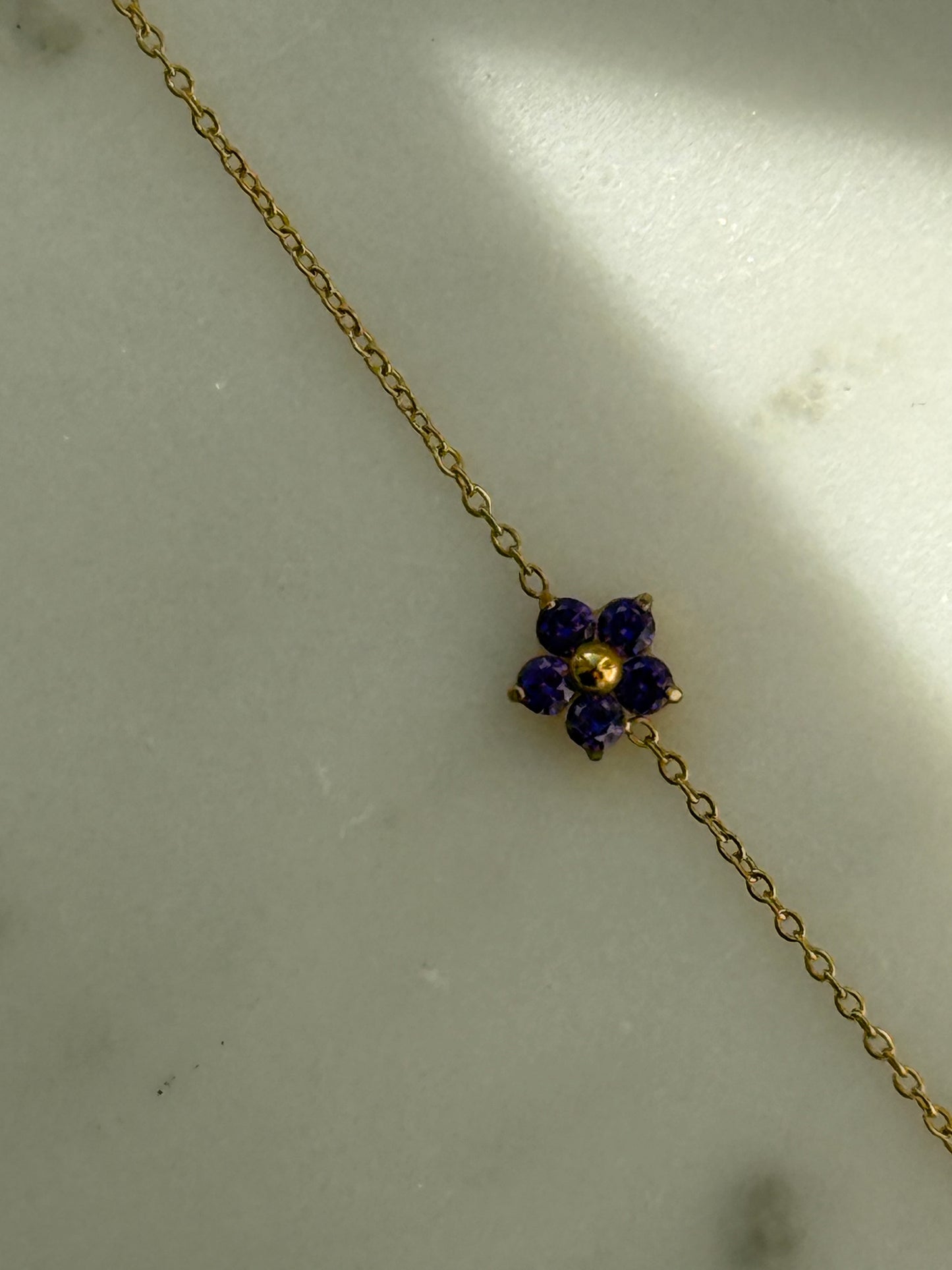 Goldenes Armband Edelstahl mit Lila Blume - 11086