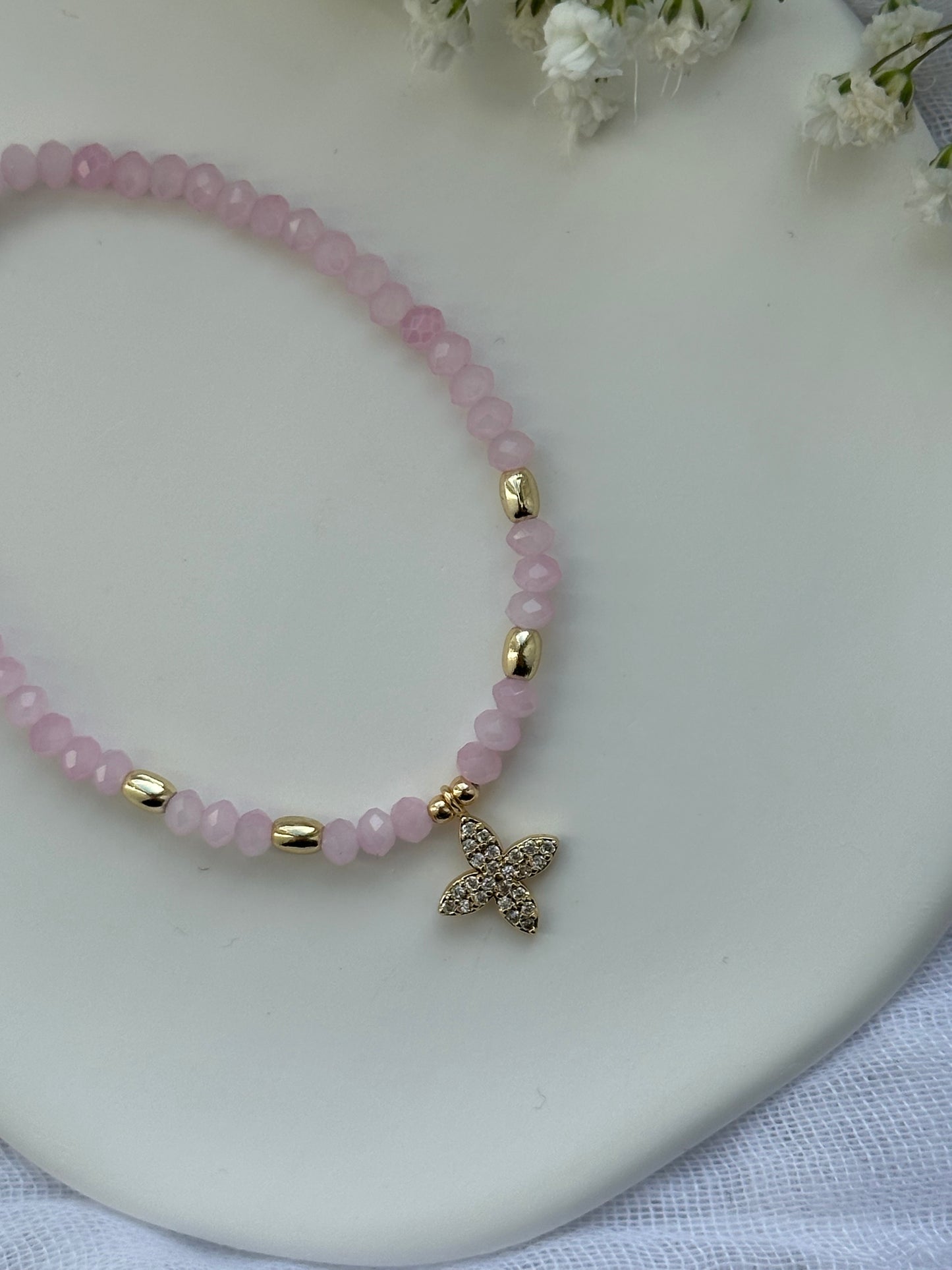 Perlenarmband mit Rosa Kristallperlen und Zirkonia Kleeblatt Anhänger - 10564