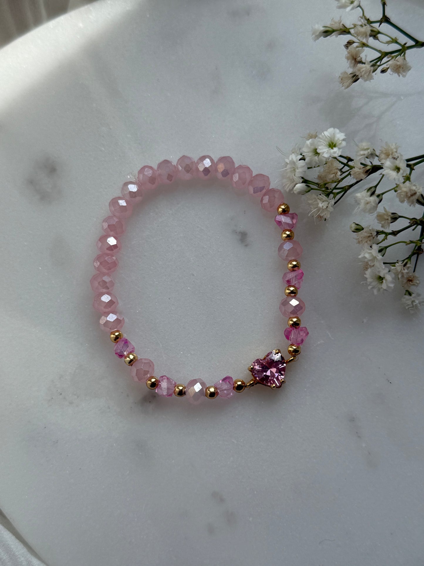 Perlenarmband mit Rosa Kristallperlen, Goldenen Perlen + Zirkonia Herz Anhänger - 10963