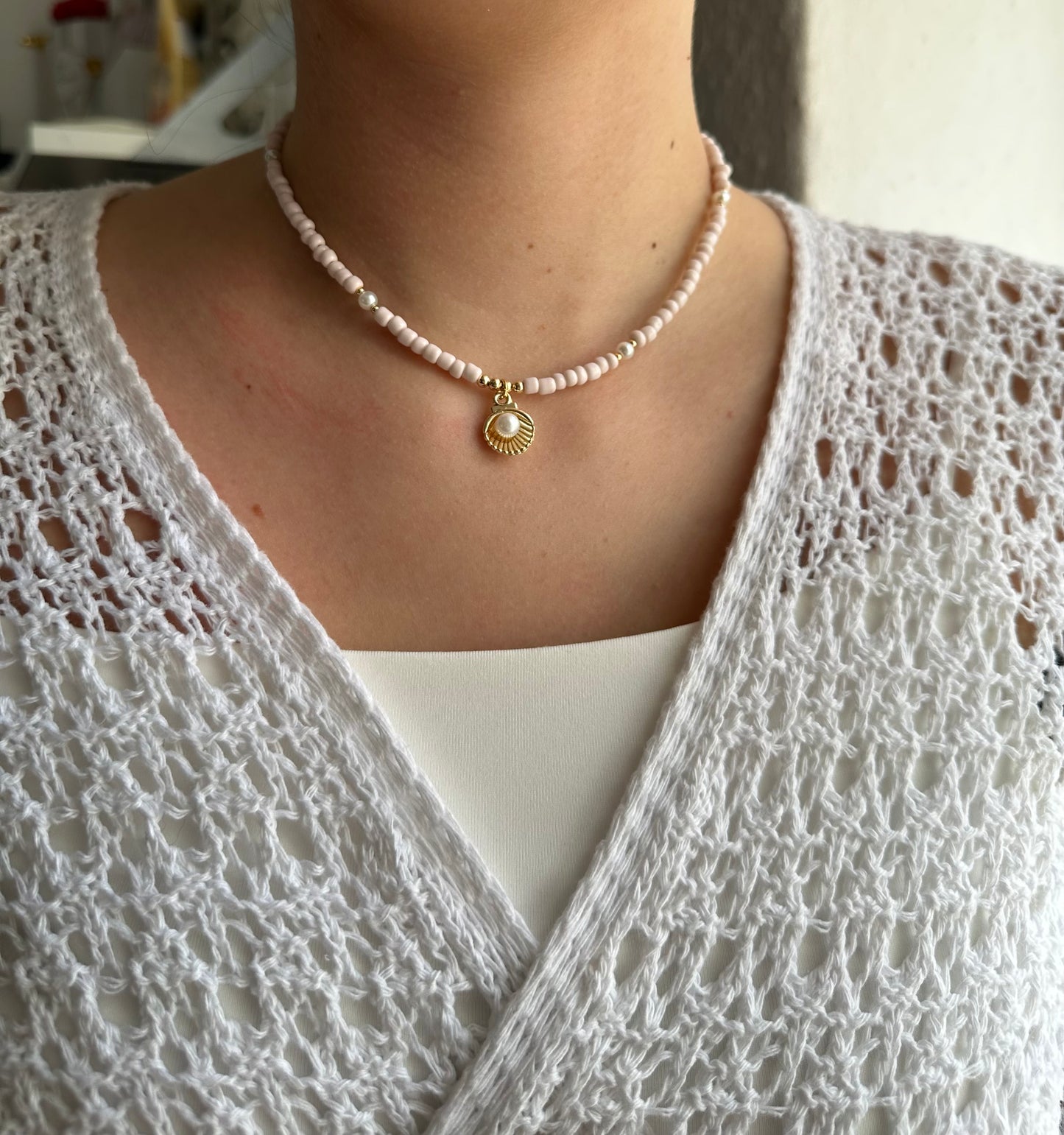 Perlenkette mit Rosa Pastellfarbenen Perlen und Muschel Anhänger - 10665