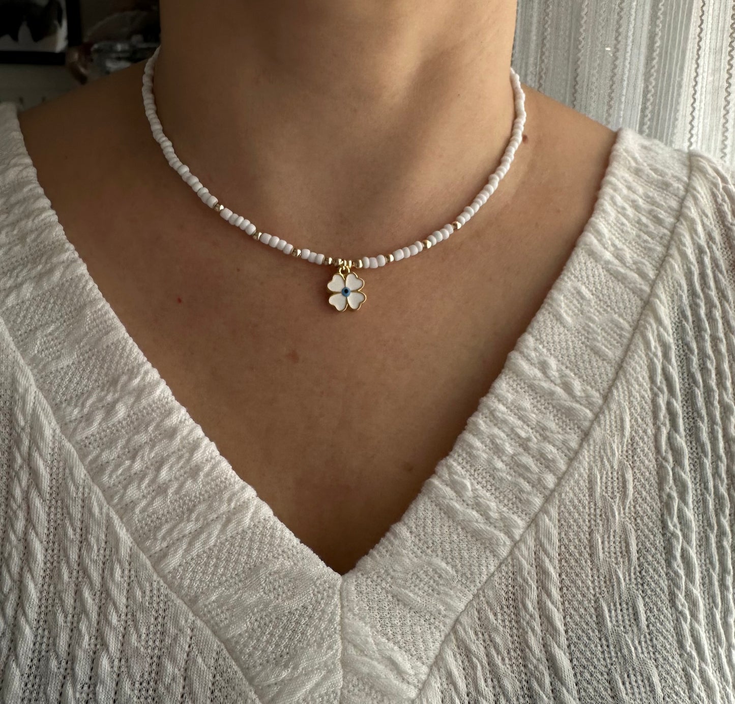 Perlenkette chocker weißen Perlen und Kleeblatt Anhänger - 10119