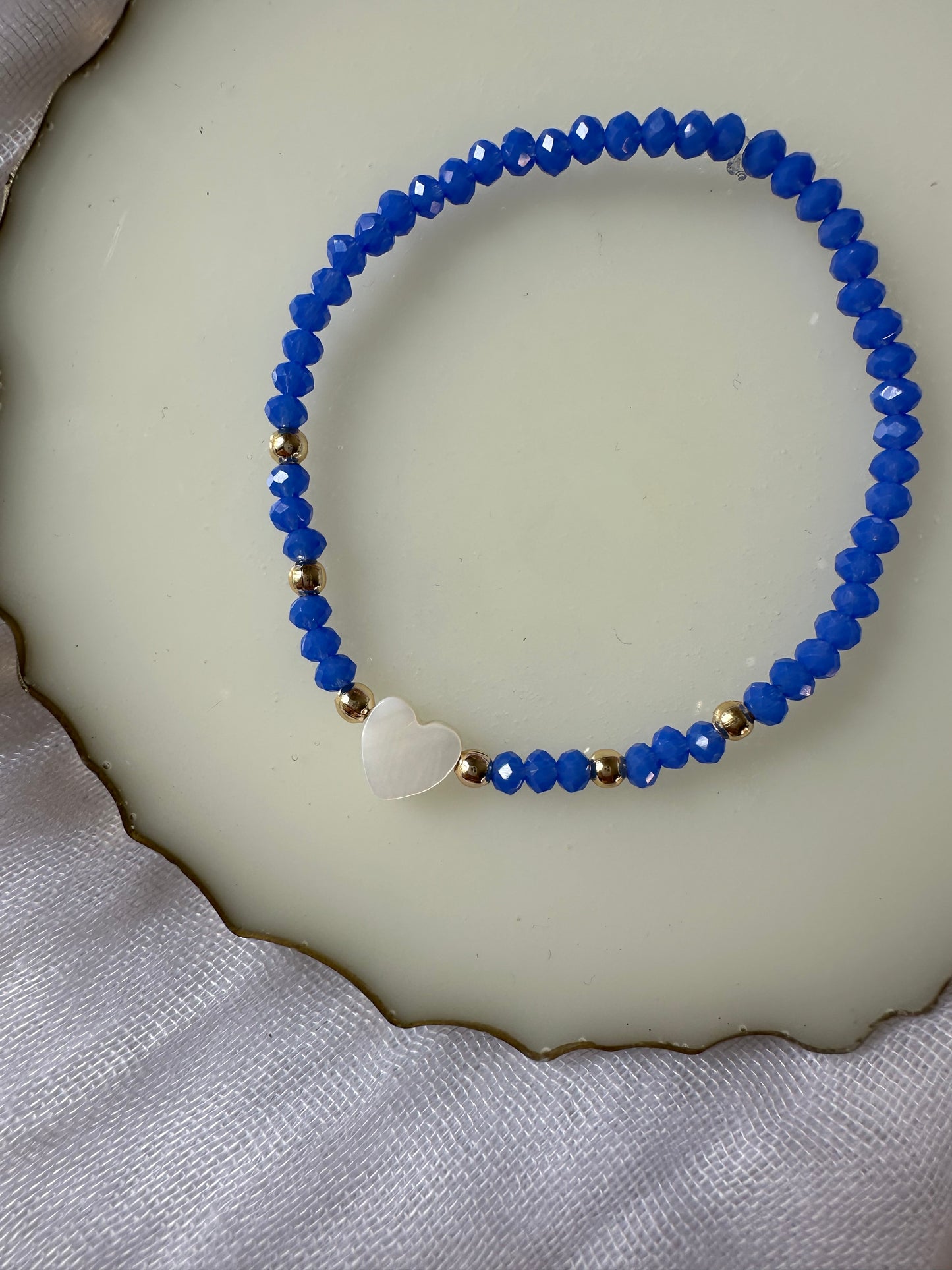 Perlenarmband mit Blauen Kristallperlen und Perlmutt Herz - 10257