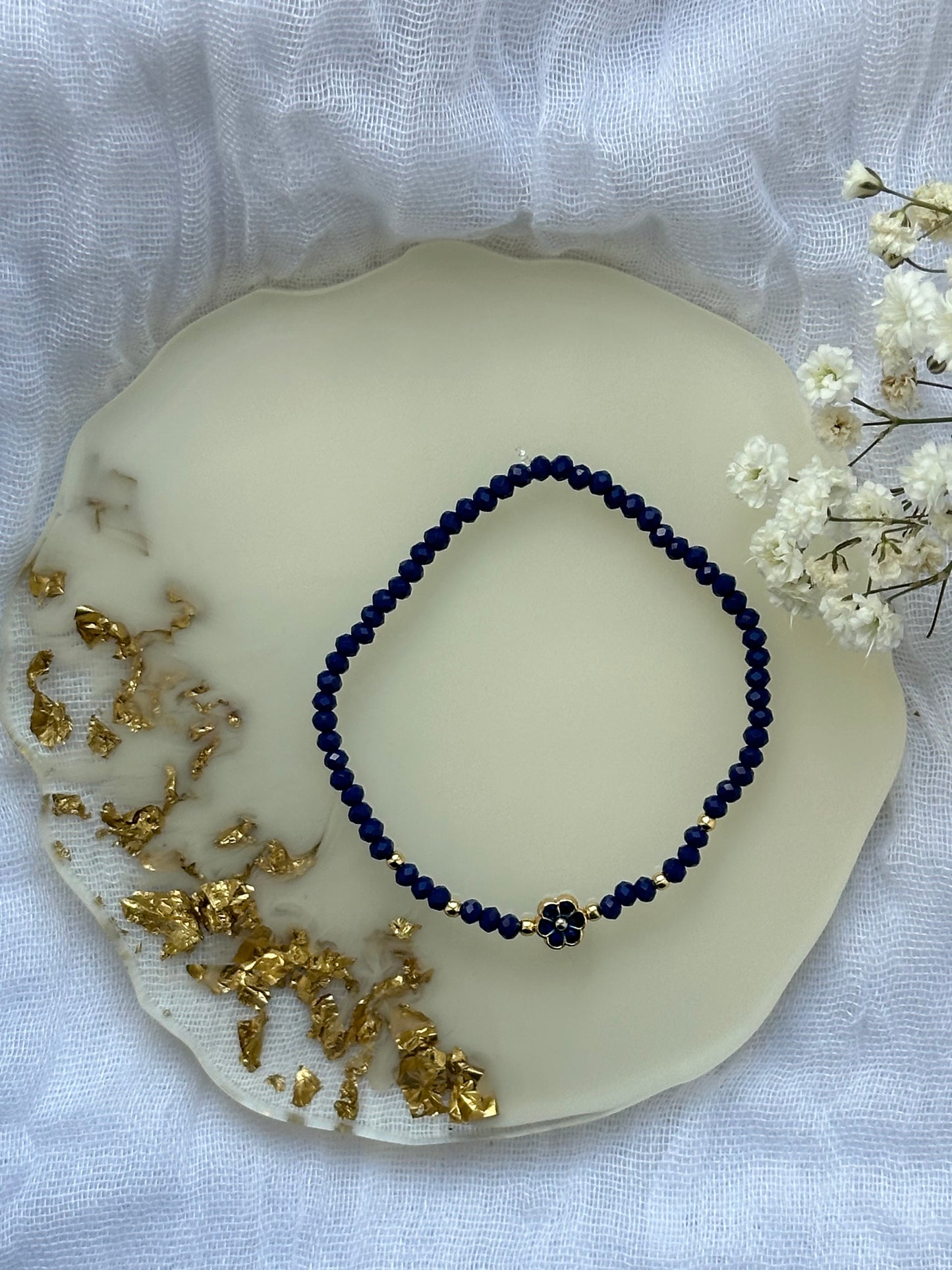 Perlenarmband mit Blauen Kristallperlen und Blumen Anhänger - 10518