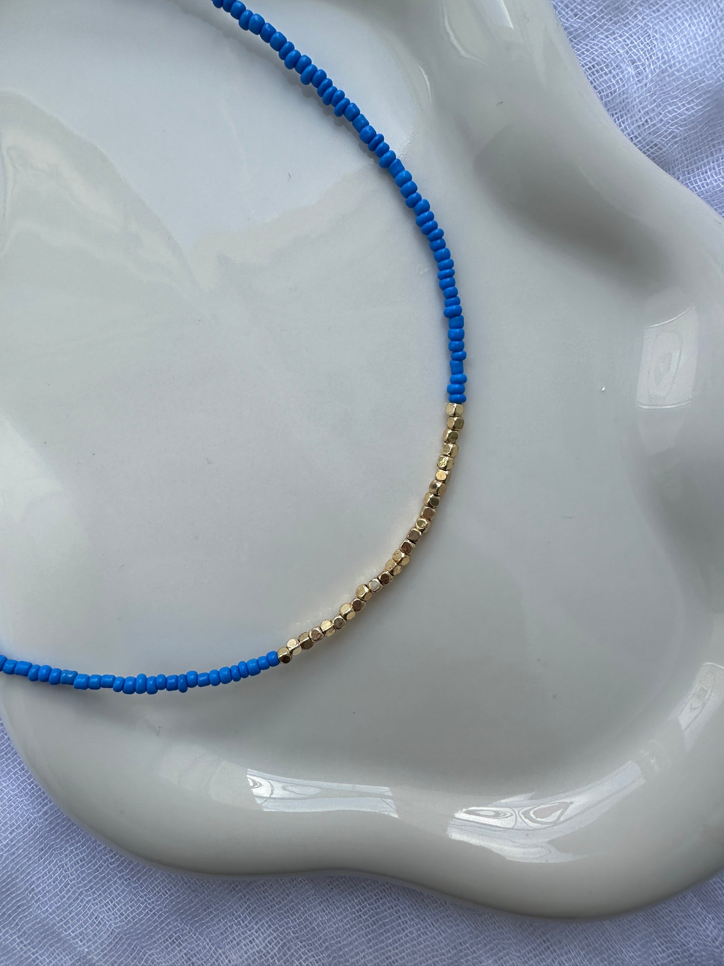 Perlenkette mit Blauen und Goldenen Perlen - 10136