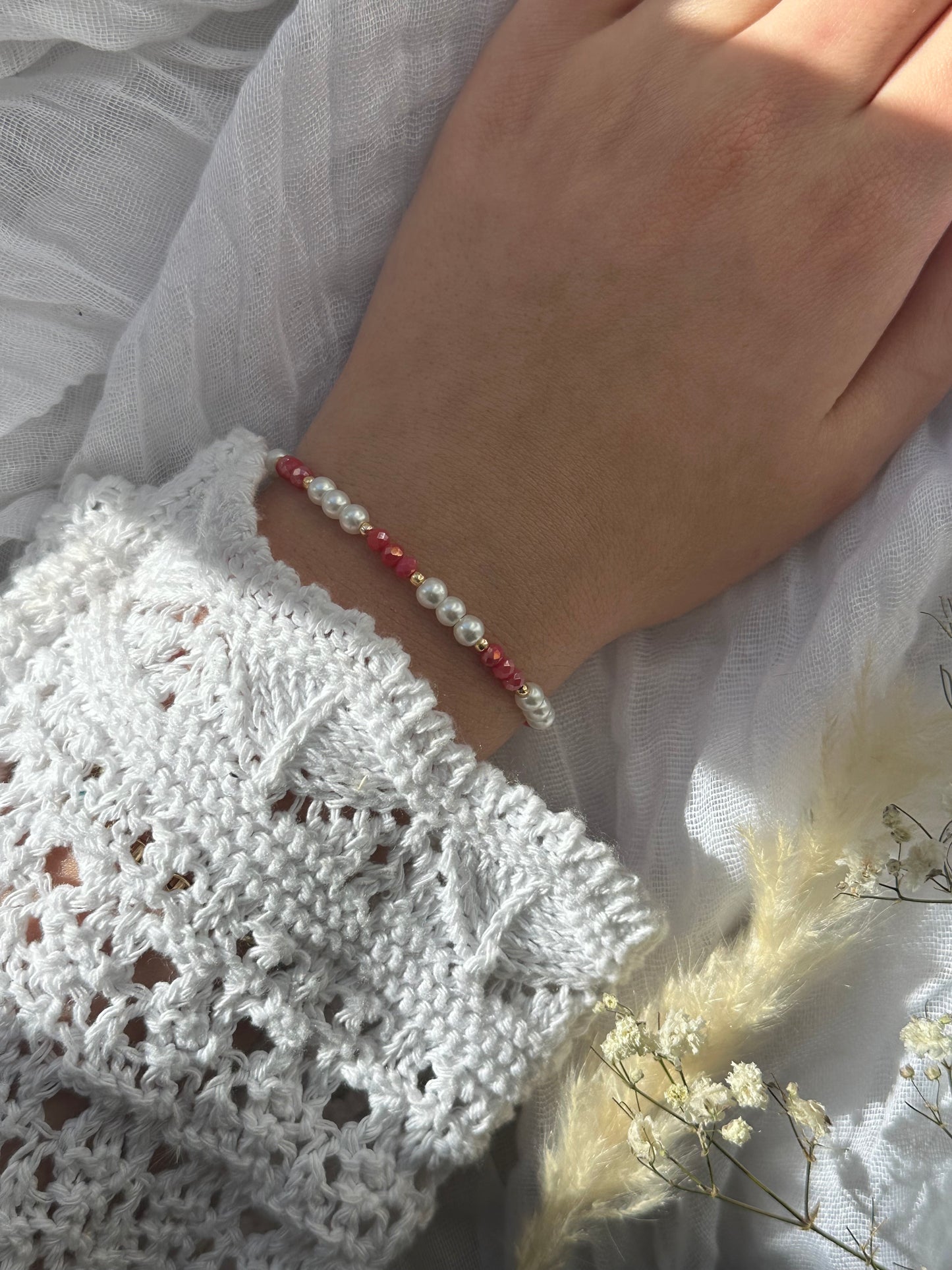 Perlenarmband mit Weißen Glasperlen und Kristallperlen - 10672