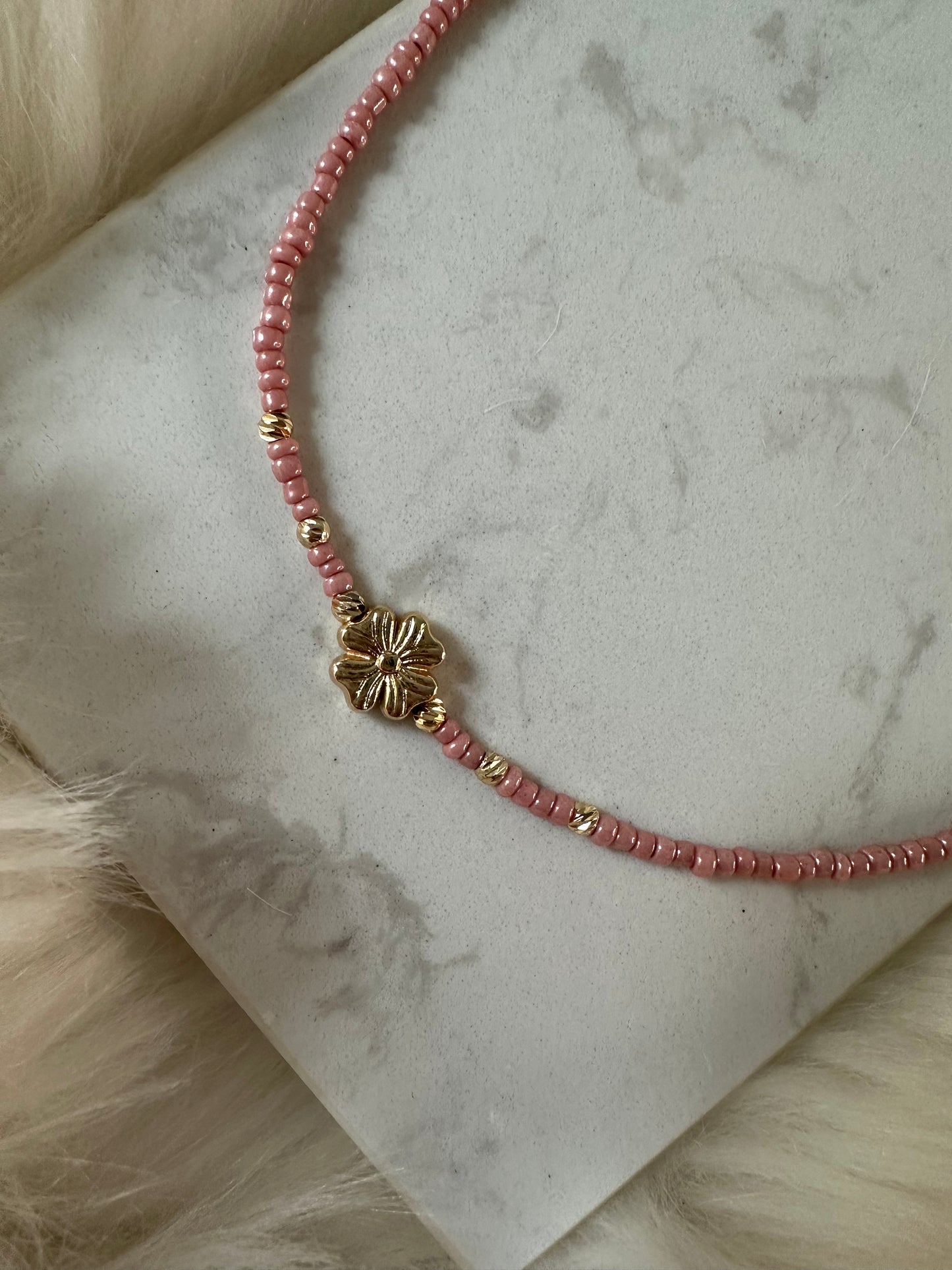 Perlenkette chocker mit Kleeblatt Anhänger - 10117