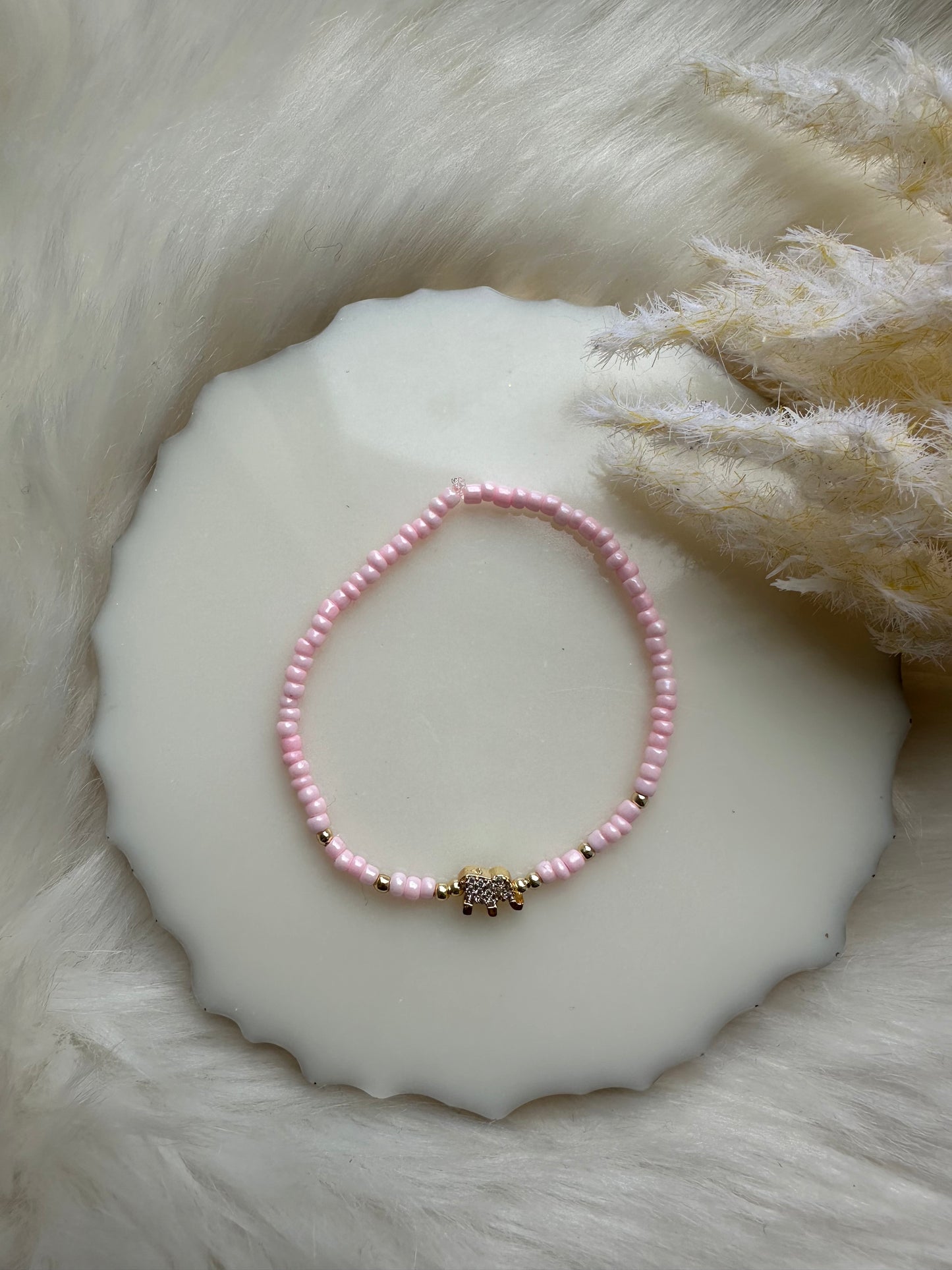 Perlenarmband rosa mit Elefant Anhänger - 10389