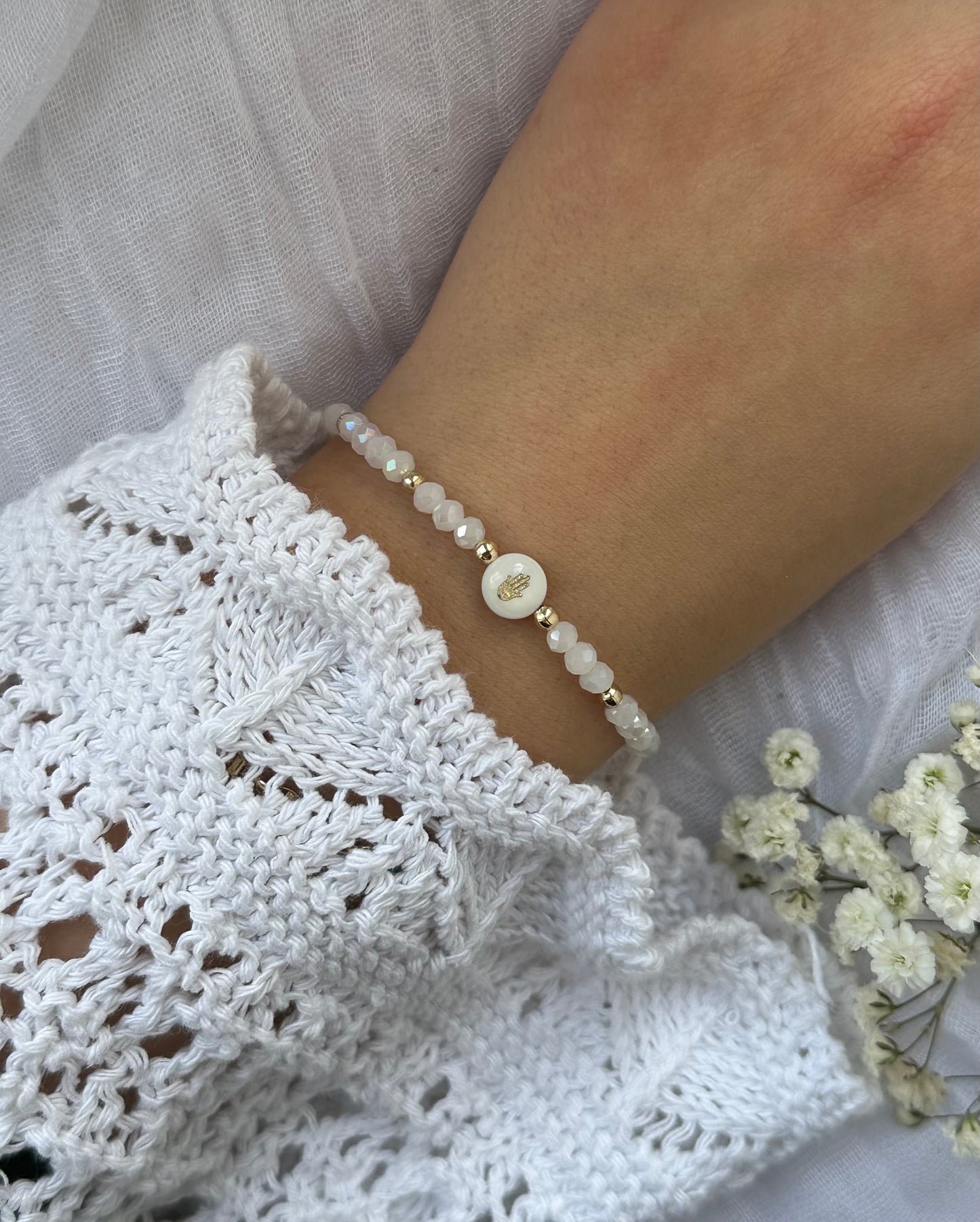 Perlenarmband mit Weißen Kristallperlen und Perlmutt Fatimas Hand Perle - 10511