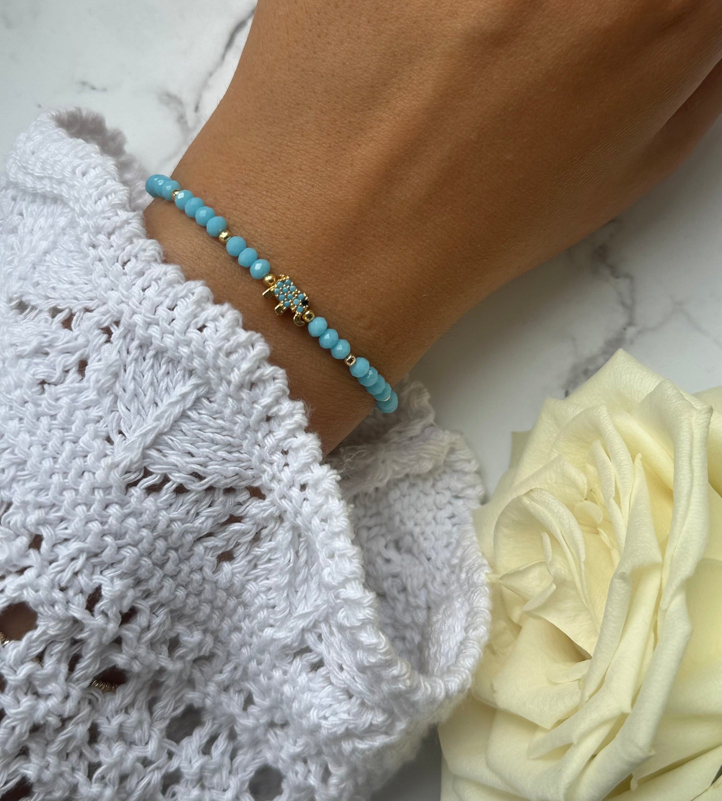 Perlenarmband mit Blauen Kristallperlen und Goldenen Perlen + Elefanten Anhänger - 10890