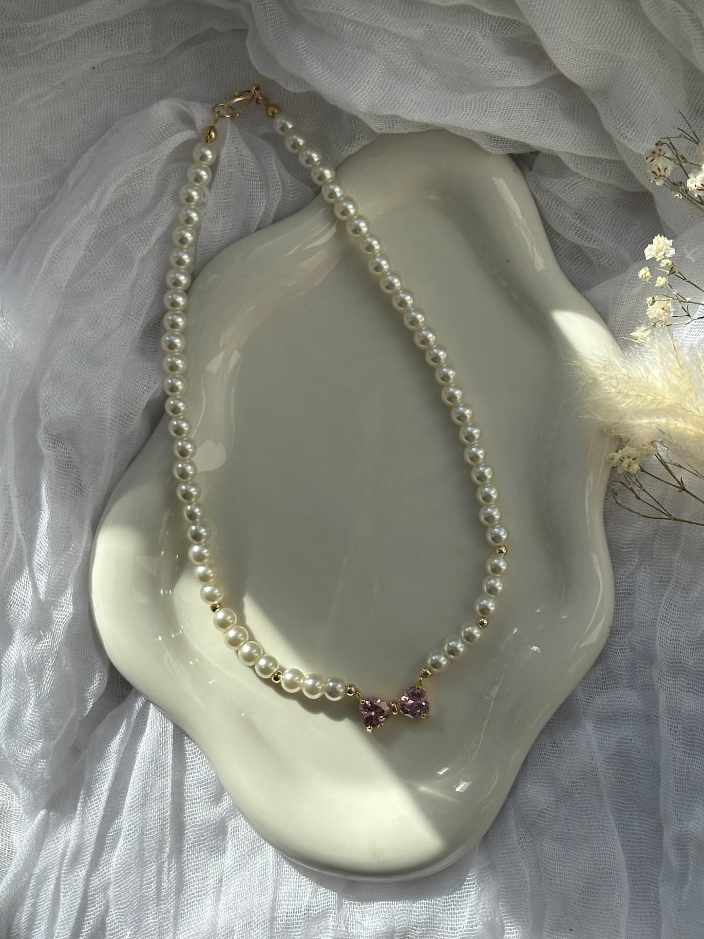 Perlenkette mit Beigen Glasperlen + Zirkonia Rosa Schleifen Anhänger - 10667