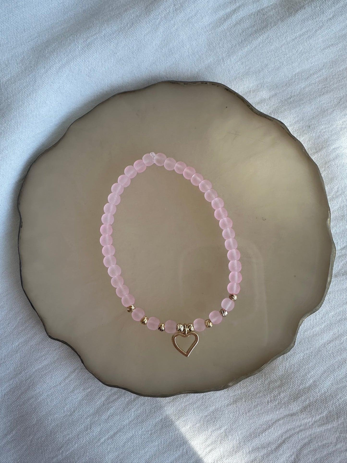 Perlenarmband mit Rosa Glasperlen und Herz Anhänger - 10263