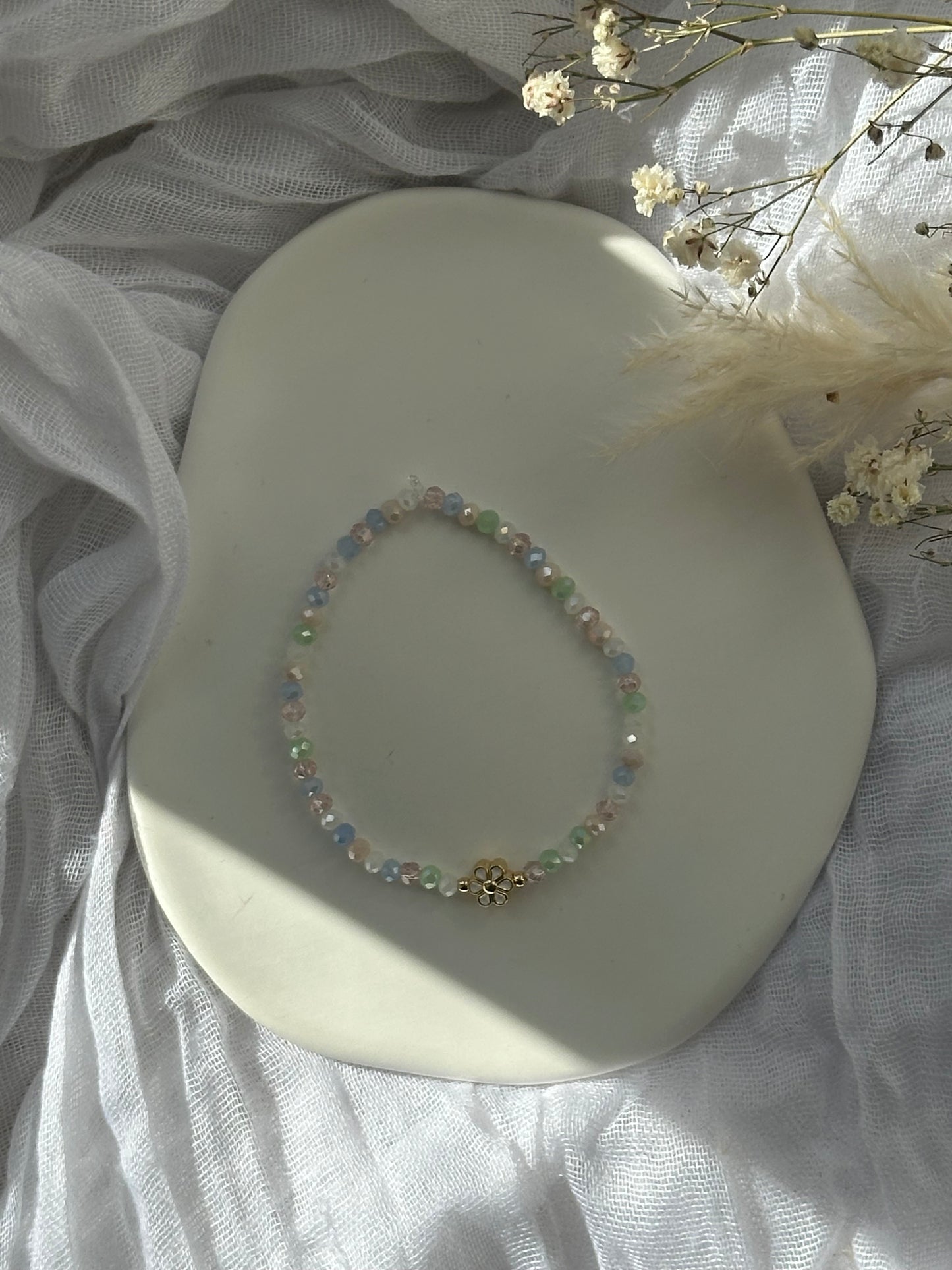 Perlenarmband mit Bunten Kristallperlen + Blumen Anhänger - 10685