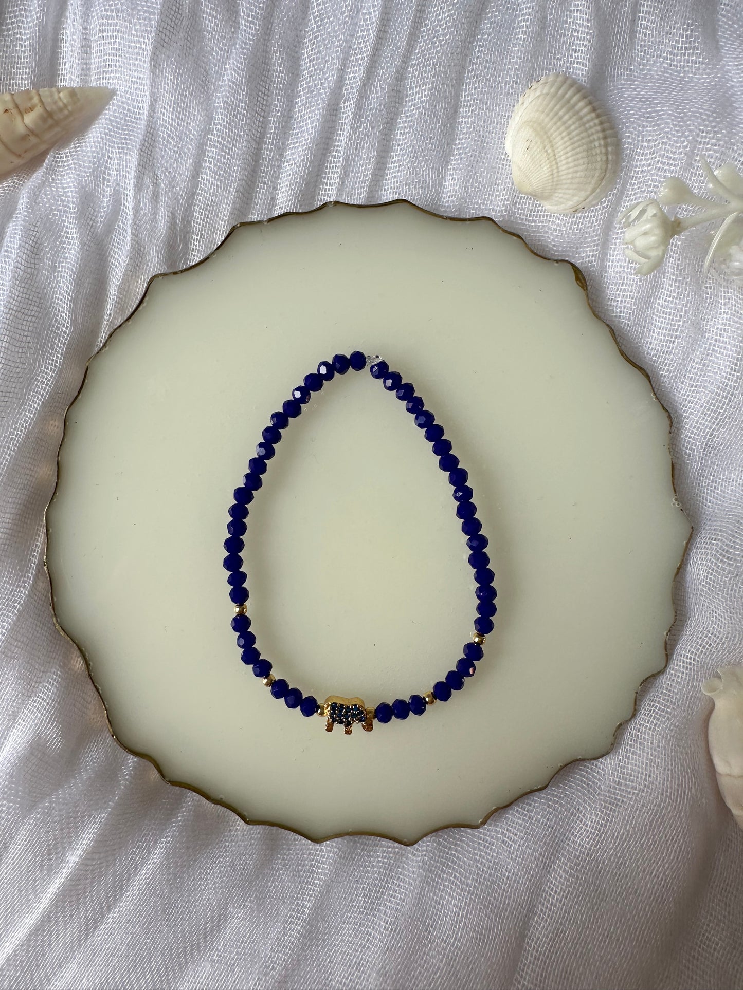 Perlenarmband mit Dunkelblauen Kristallperlen und Elefanten Anhänger - 10258