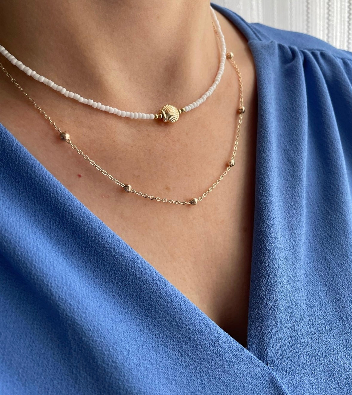Perlenkette chocker mit weißen Perlen und Muschel Anhänger - 10114