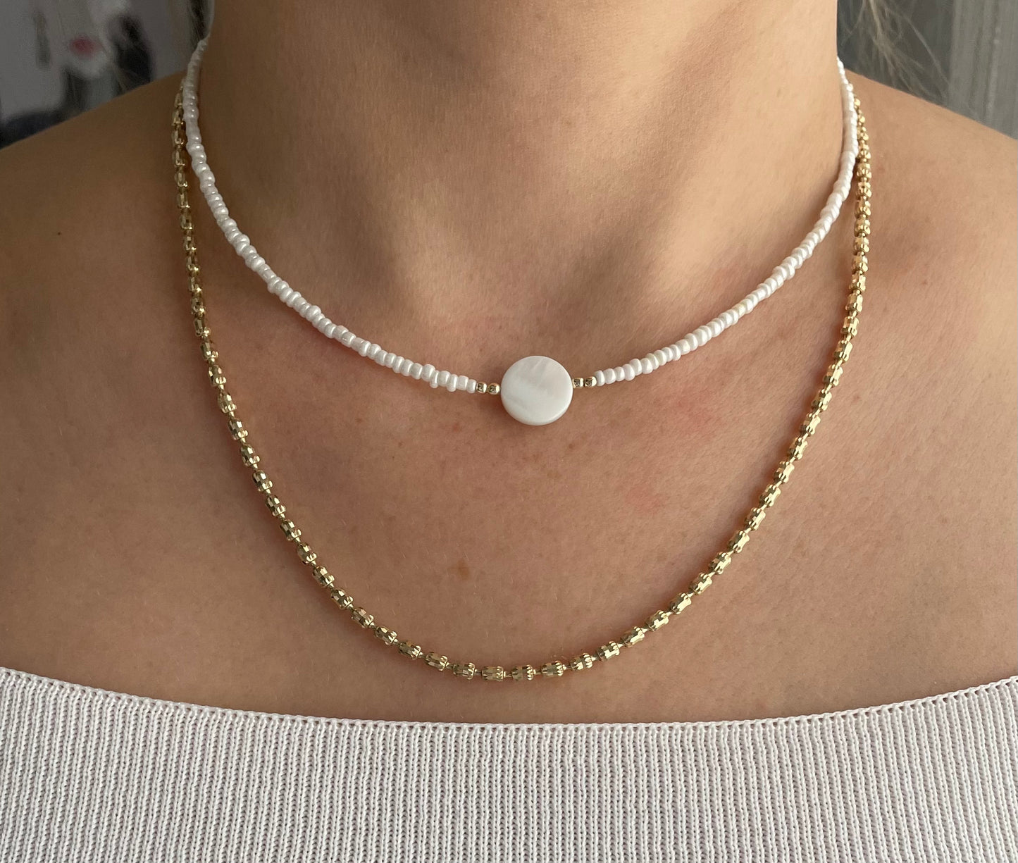 Perlenkette chocker mit glänzenden weißen rocailles Perlen und Nazar Anhänger - 10191
