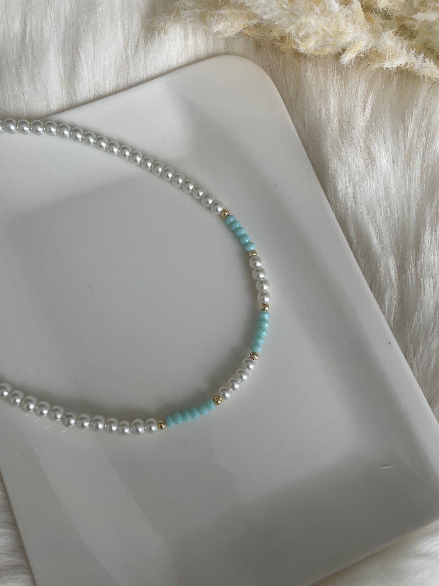 Perlenkette chocker mit weißen, Gold und Türkisen Perlen - 10101