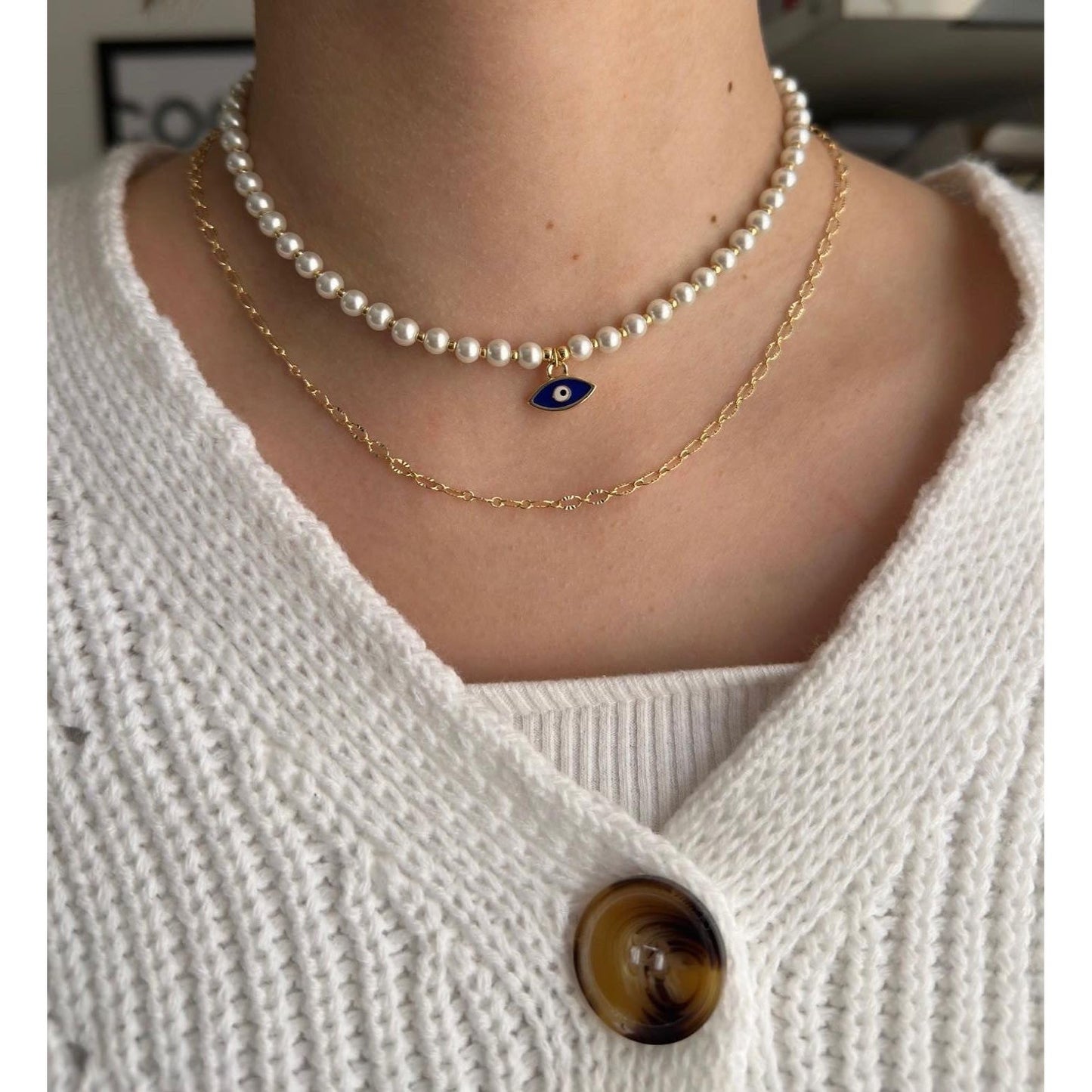 Perlenkette chocker mit weißen und goldenen Perlen und Nazar Anhänger - 10100