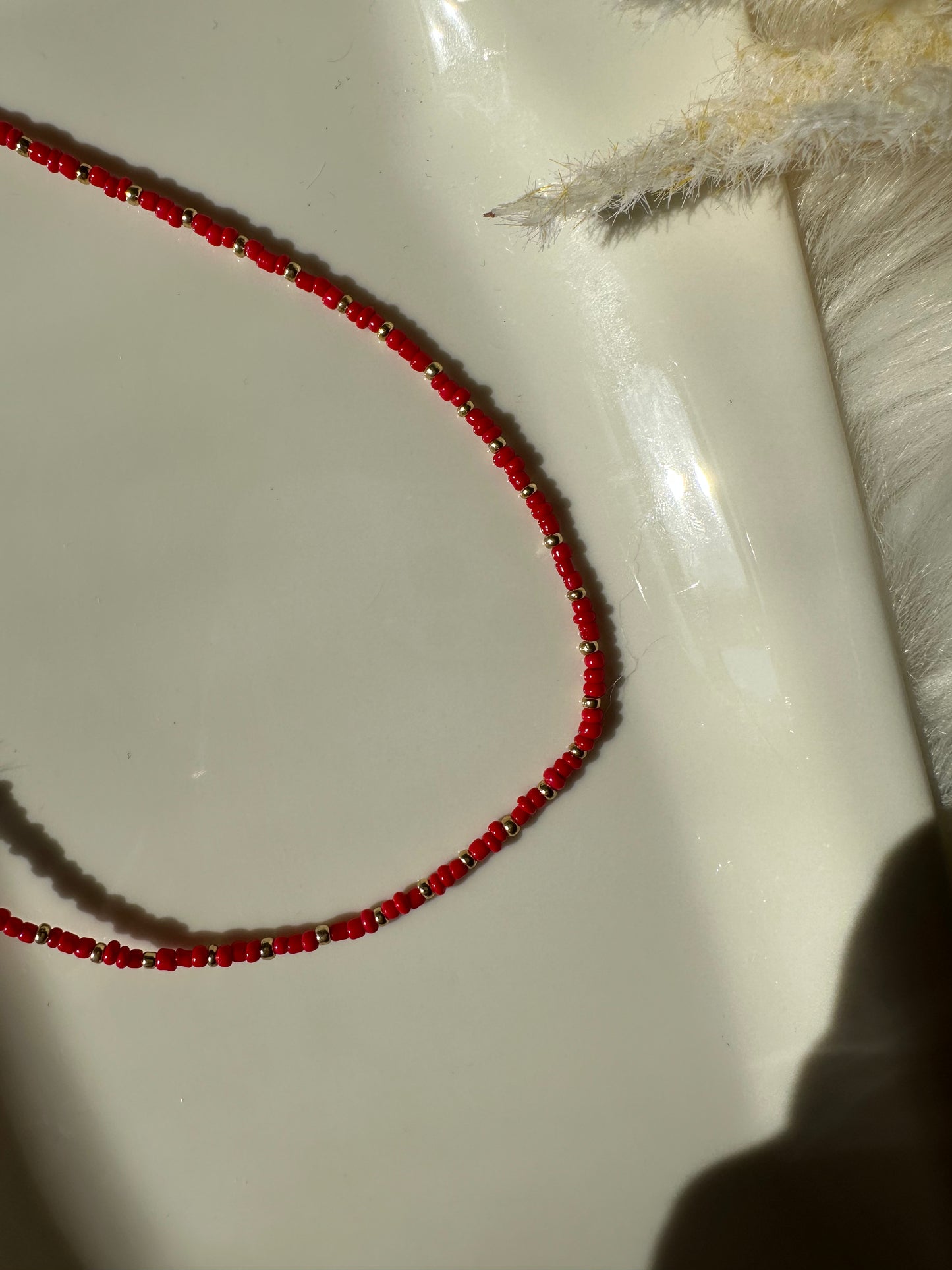 Perlenkette chocker mit roten und Goldenen Perlen - 10106