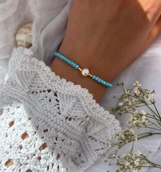 Perlenarmband mit Blauen Kristallperlen und goldenen Perlen + Süßwasserperle - 10829