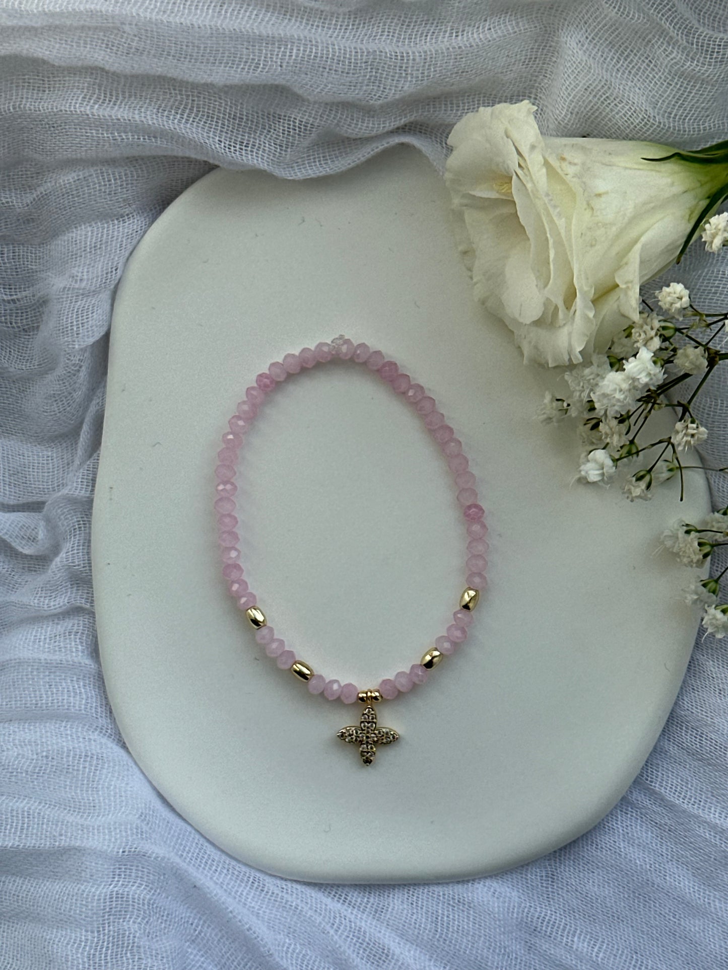 Perlenarmband mit Rosa Kristallperlen und Zirkonia Kleeblatt Anhänger - 10564