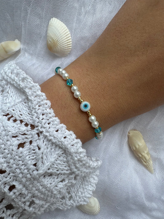 Perlenarmband mit Weißen Perlen und Blauen Kristallperlen und Nazar - 10253