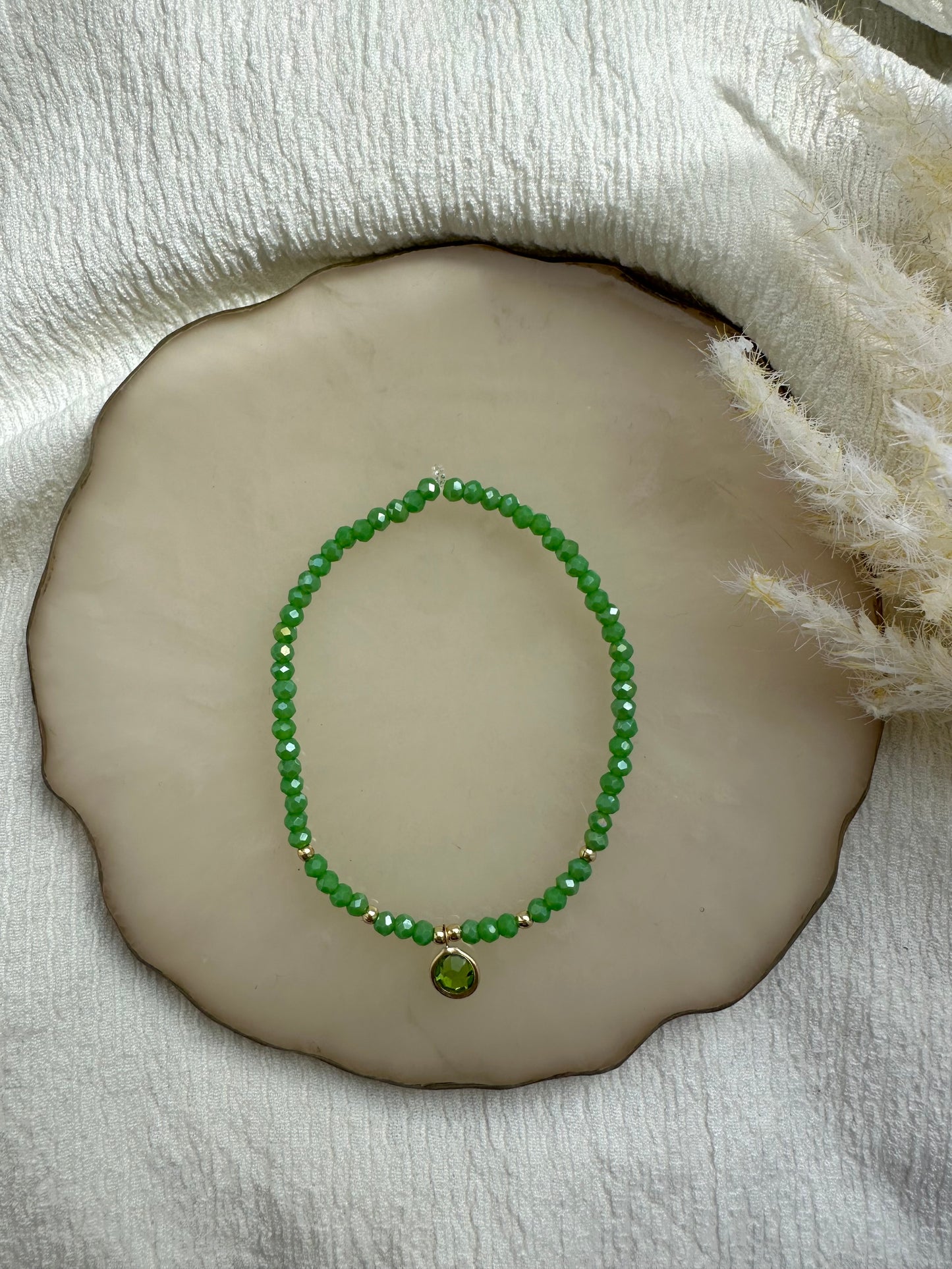 Perlenarmband mit Grünen Kristallperlen und Kreis Anhänger - 10362