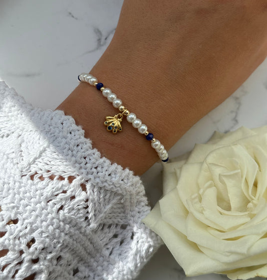 Perlenarmband mit Weißen Glasperlen, Blauen Kristallperlen und Goldenen Perlen + Muschel Anhänger - 10883