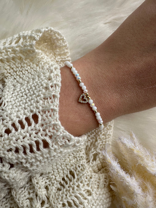 Perlenarmband weiß mit Herz Anhänger - 10308