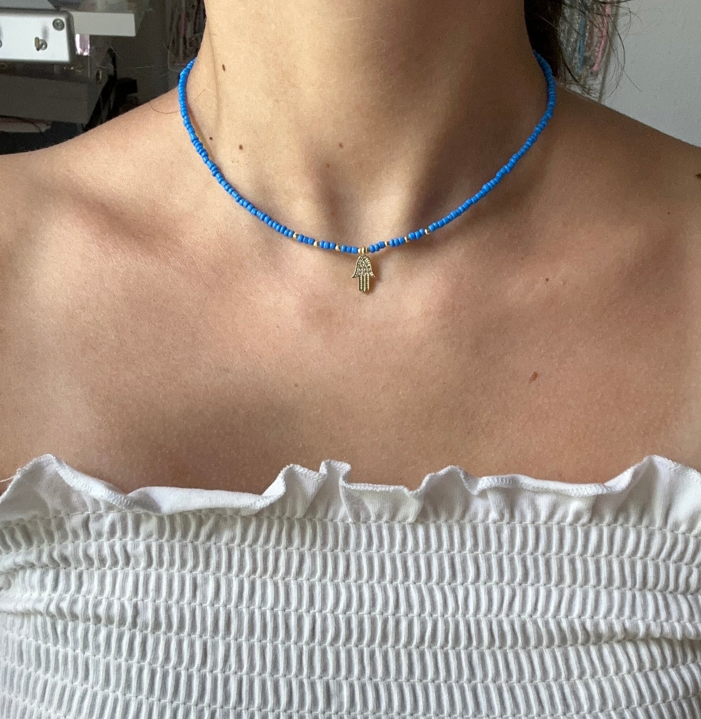 Perlenkette mit Blauen Perlen und Fatimas Hand Anhänger - 10127