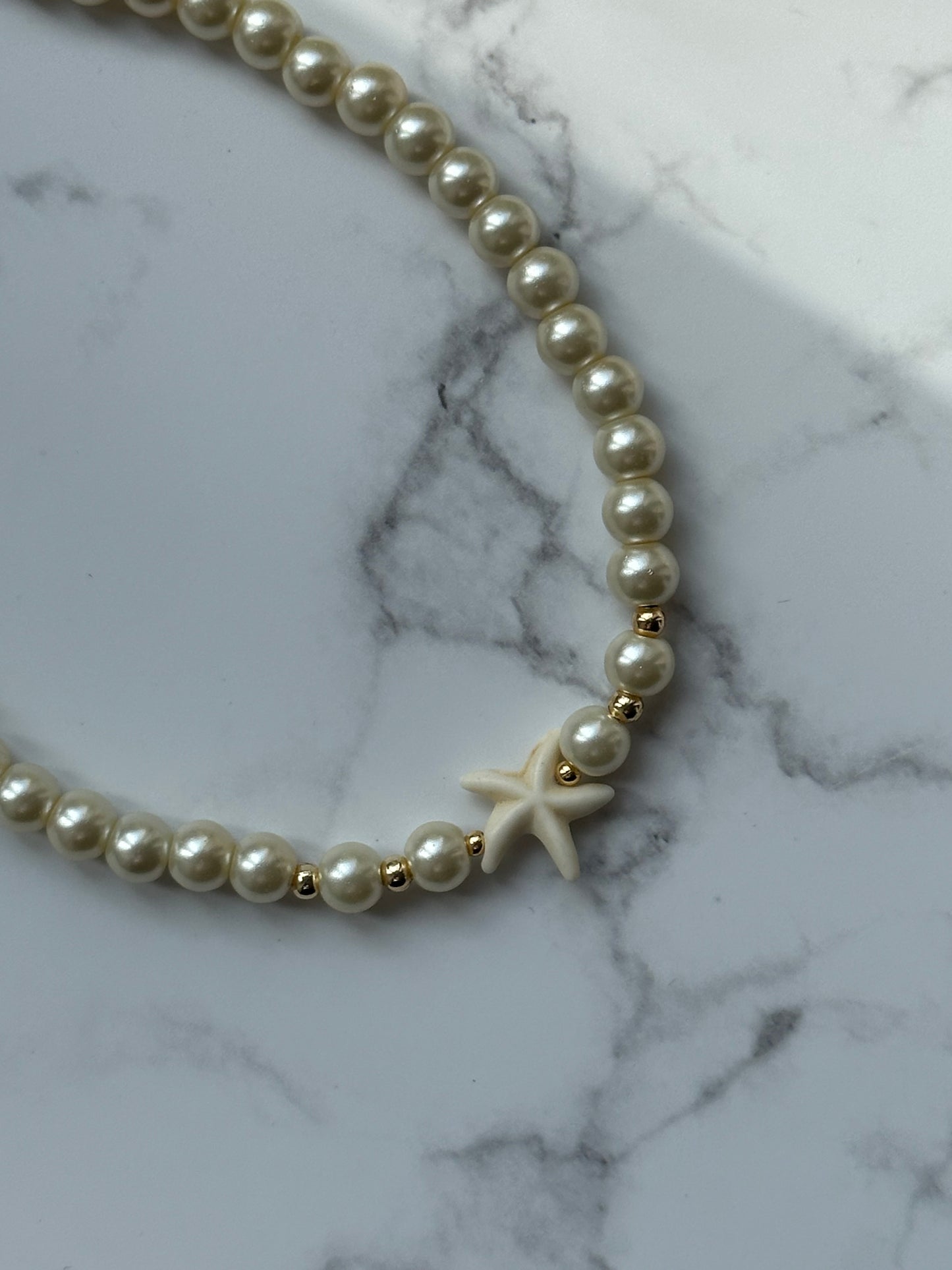 Fußkette mit Weißen Glasperlen + Muschel Anhänger - 10921