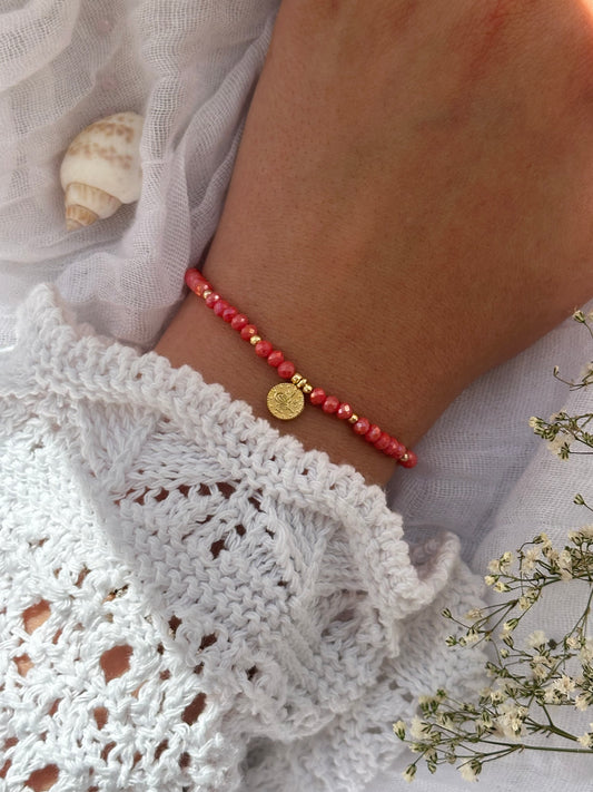 Perlenarmband mit Koralle Kristallperlen und Goldenen Perlen + Goldene Taler Anhänger - 10835