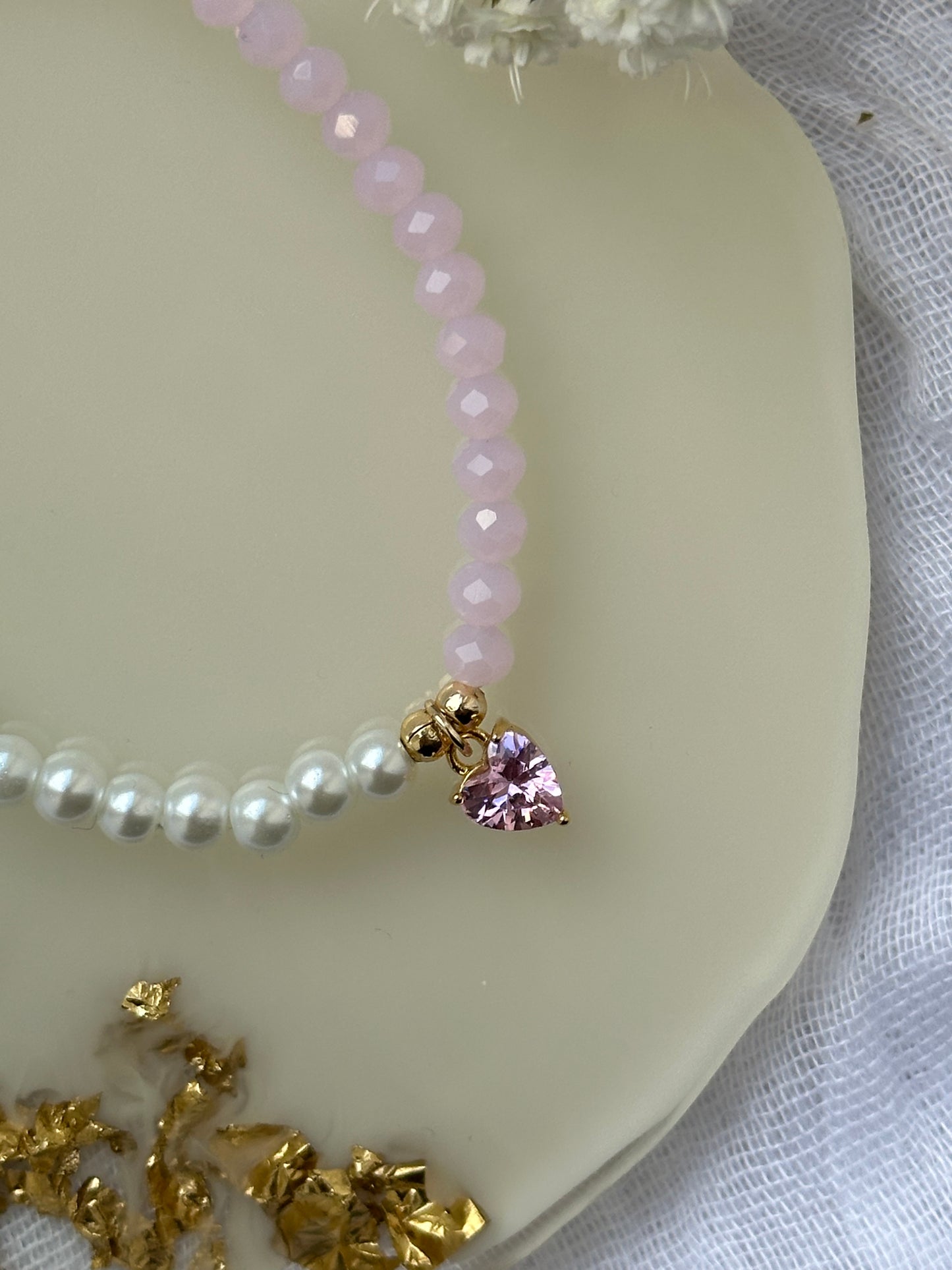 Half & Half Perlenarmband mit Rosa Kristallperlen und Weißen Glasperlen + Herz Anhänger - 10501
