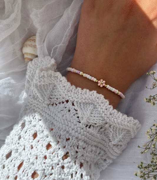 Perlenarmband mit Bunten Perlen und goldenen Perlen + Blumen Anhänger - 10830